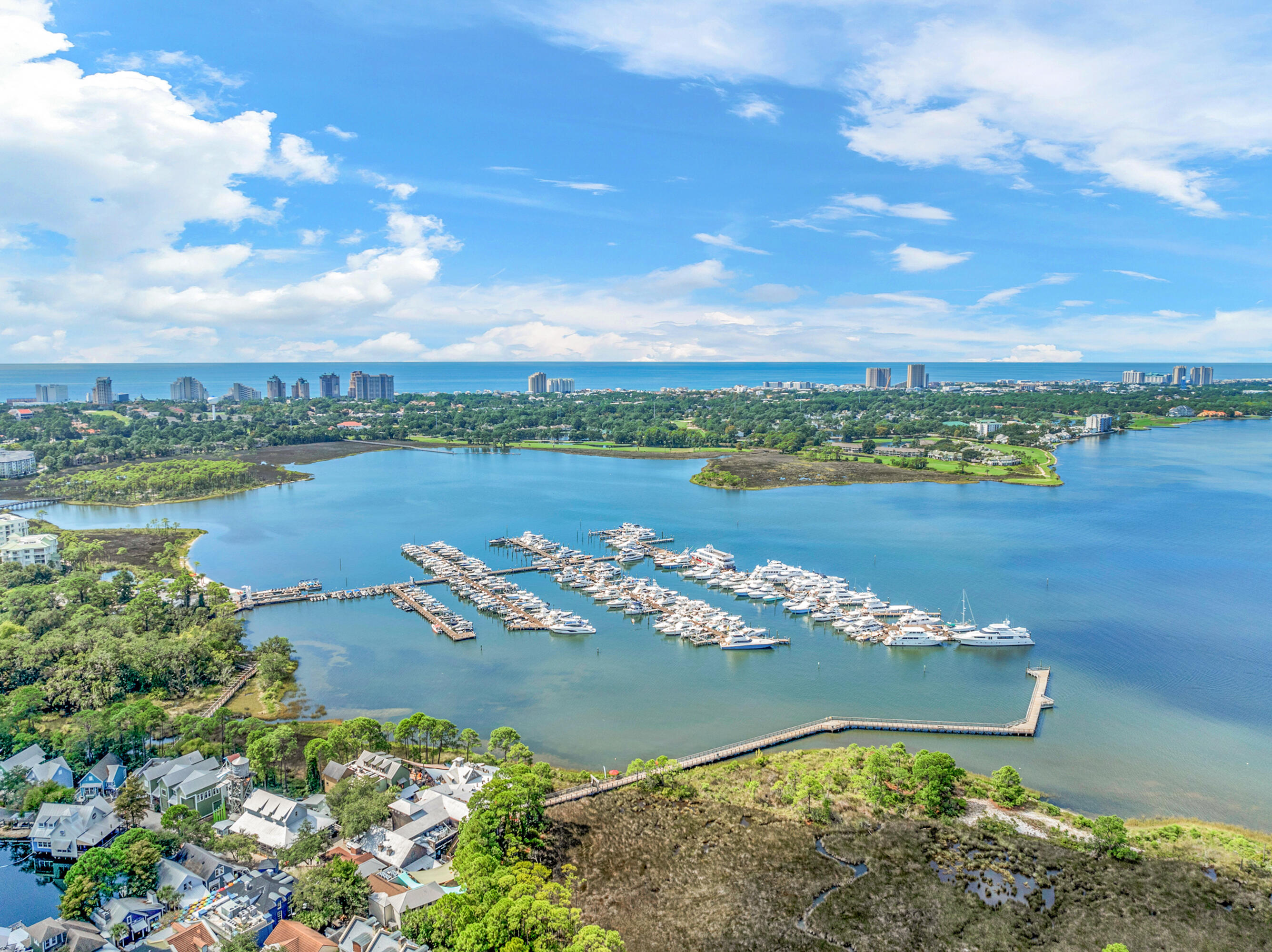 BAHIA CONDO - Residential