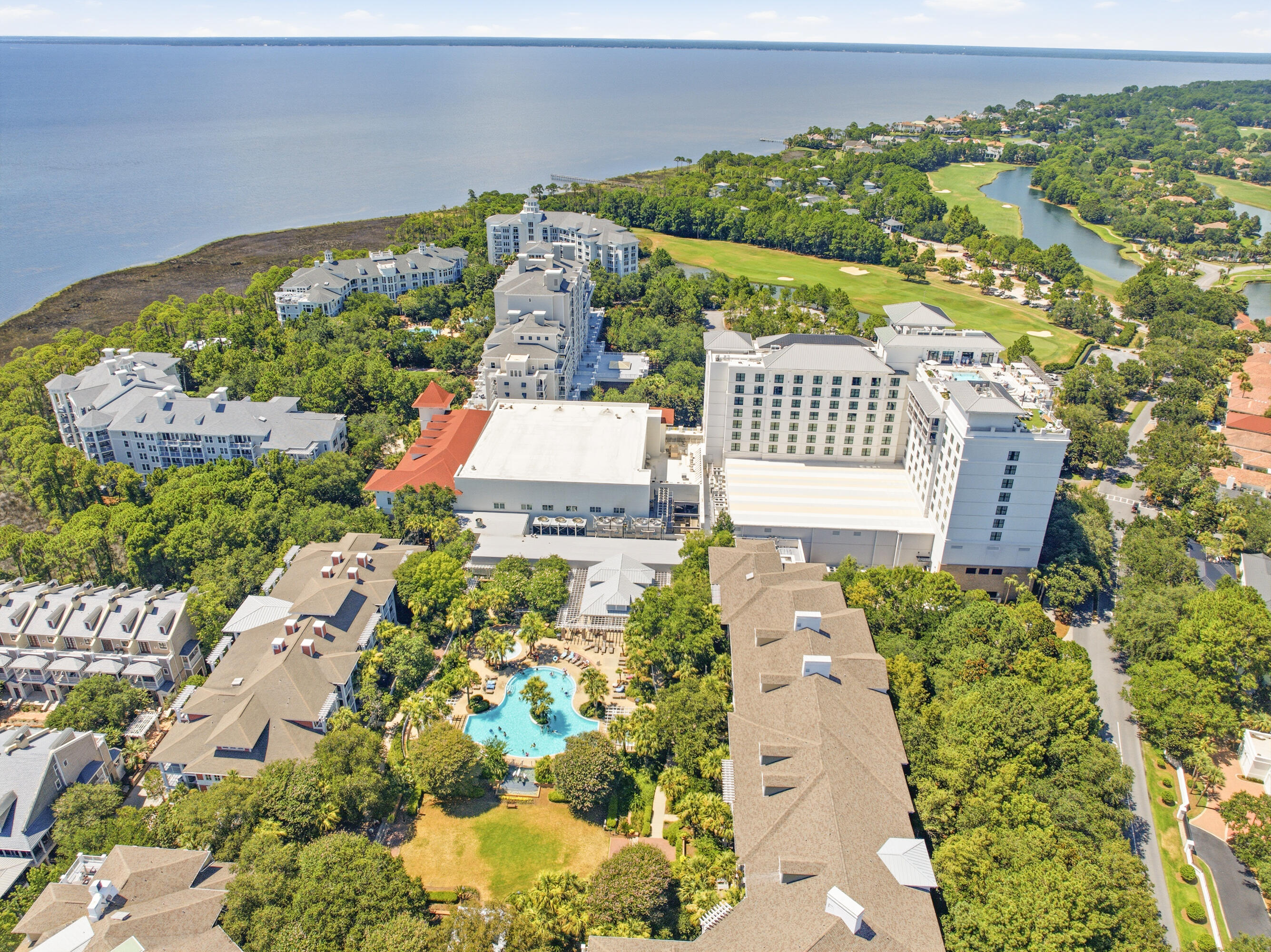 BAHIA CONDO - Residential