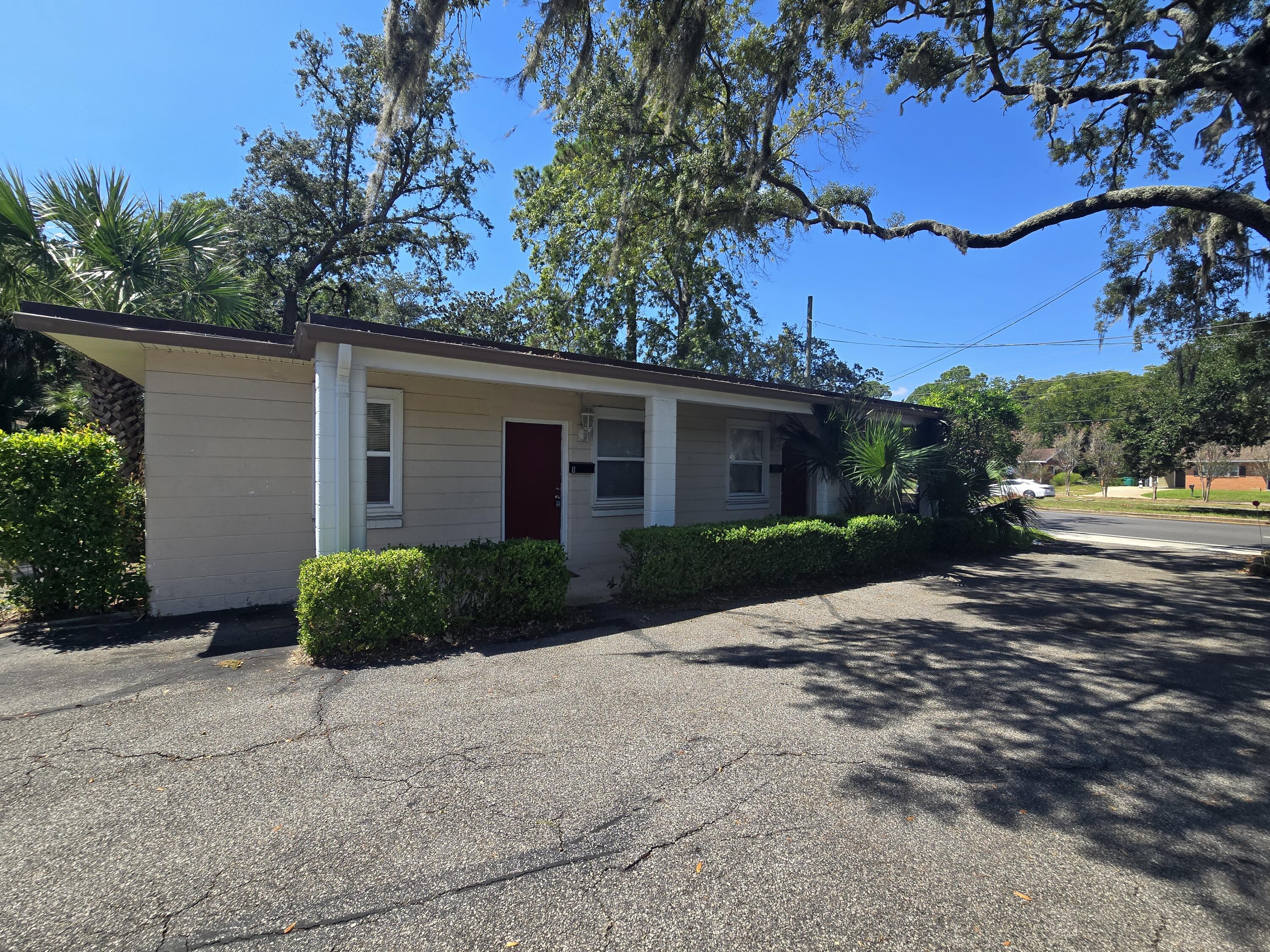 EDGEWATER APT - Residential Lease