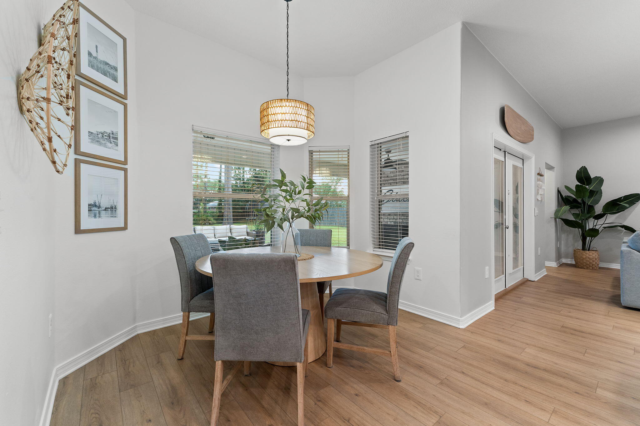 HOLLEY BY THE SEA - Residential