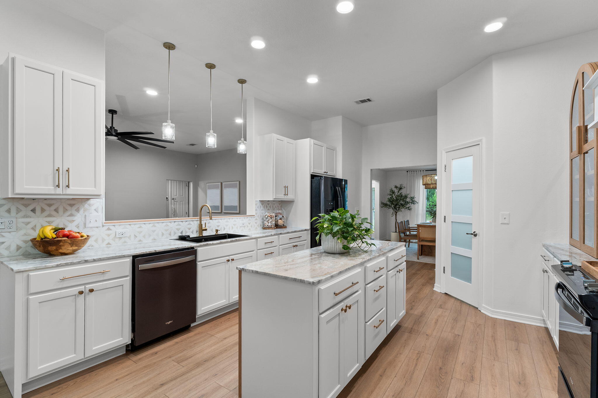 HOLLEY BY THE SEA - Residential