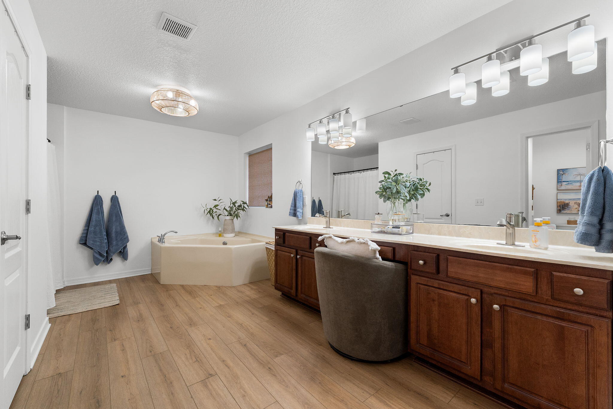 HOLLEY BY THE SEA - Residential