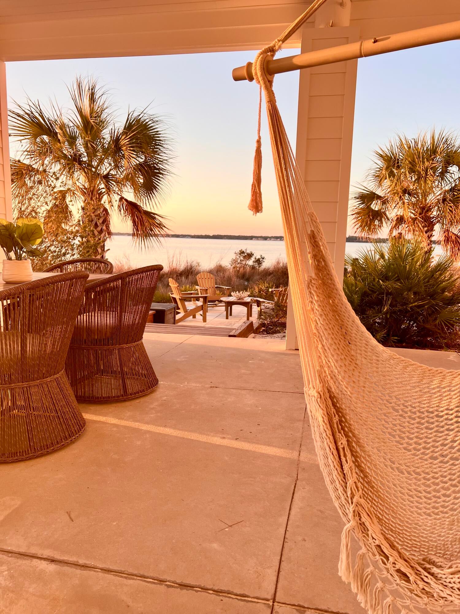 BY THE SEA - Residential