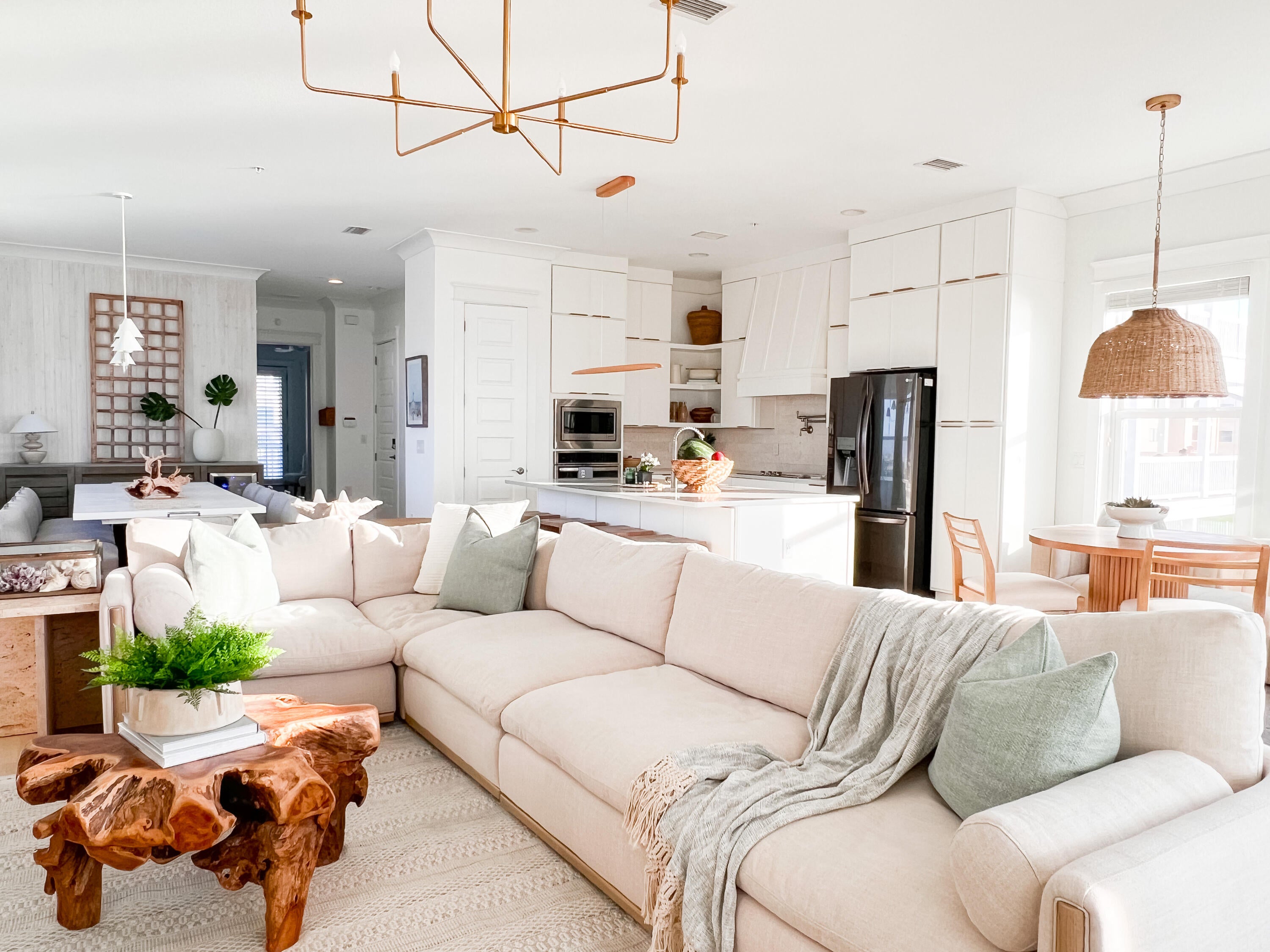 BY THE SEA - Residential