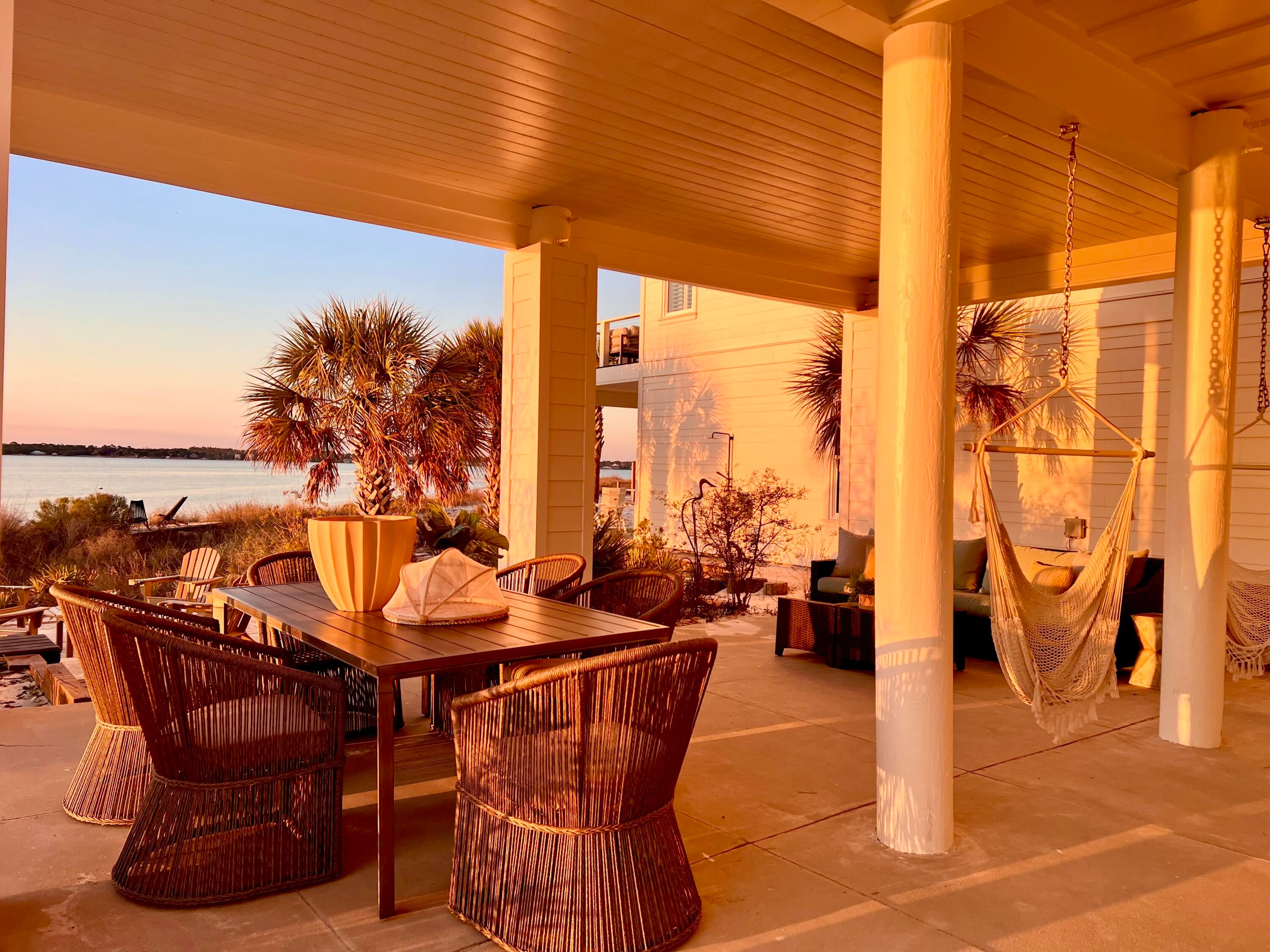 BY THE SEA - Residential