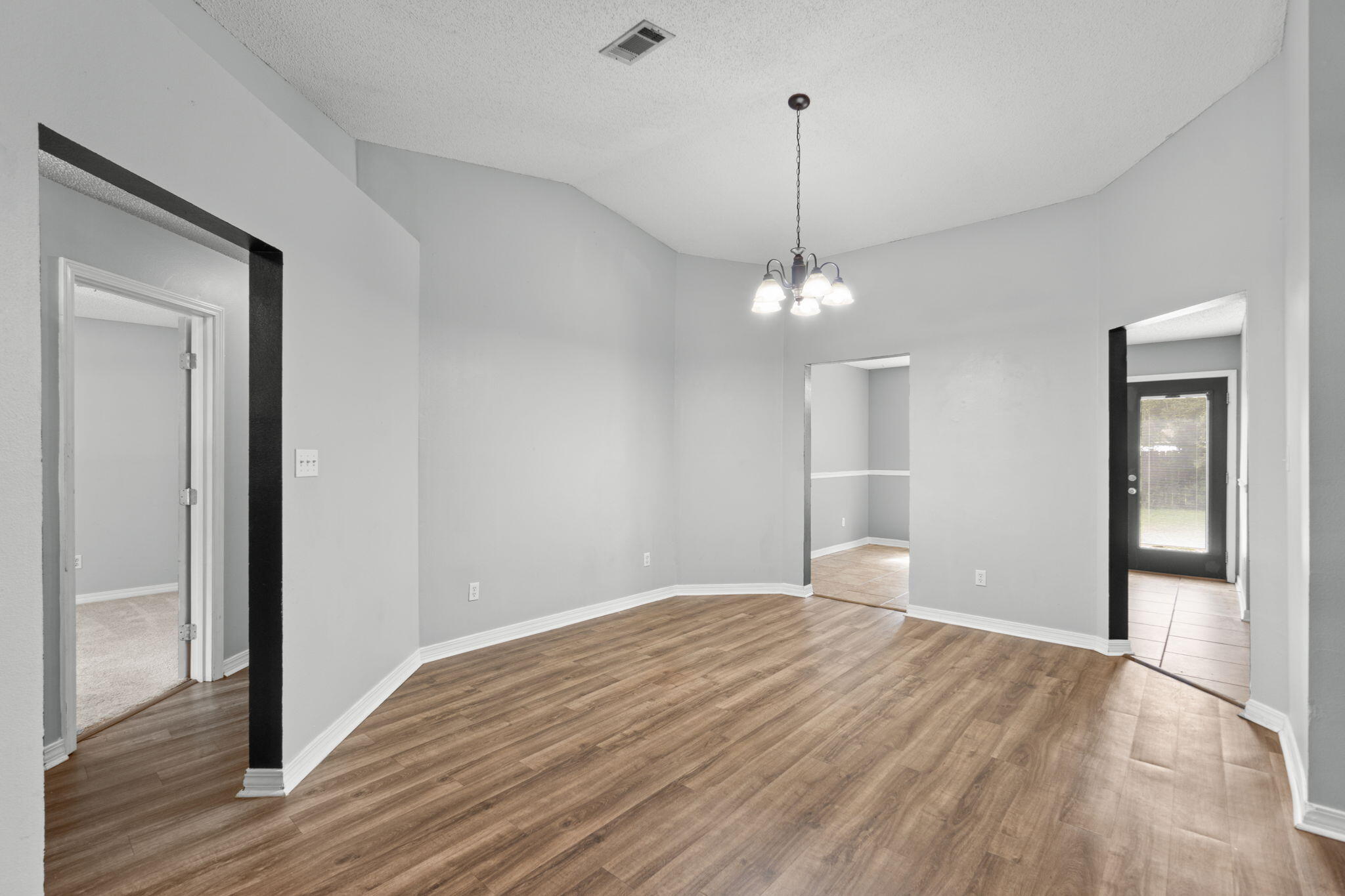 COUNTRY BREEZE ESTATES - Residential