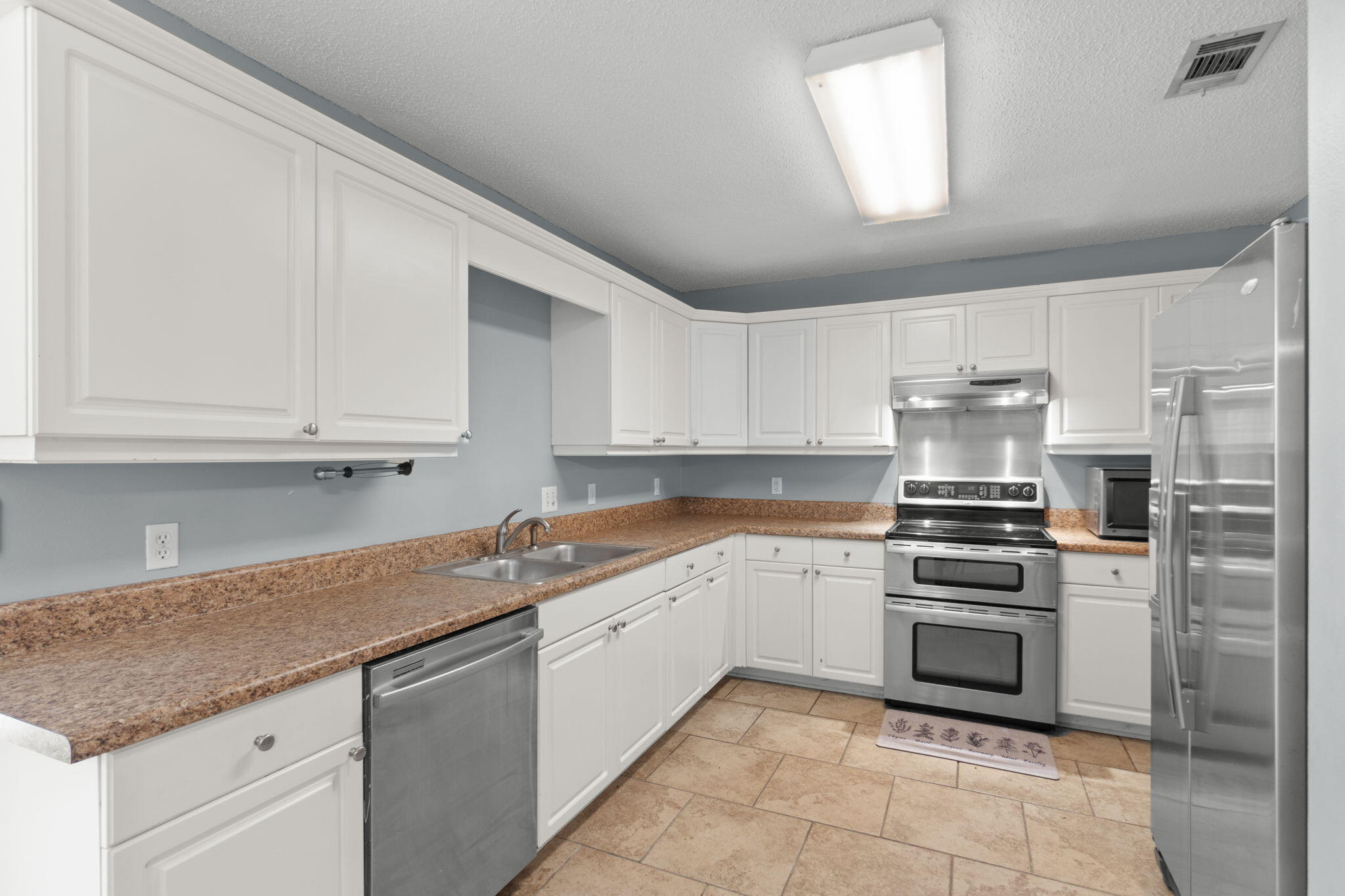 COUNTRY BREEZE ESTATES - Residential