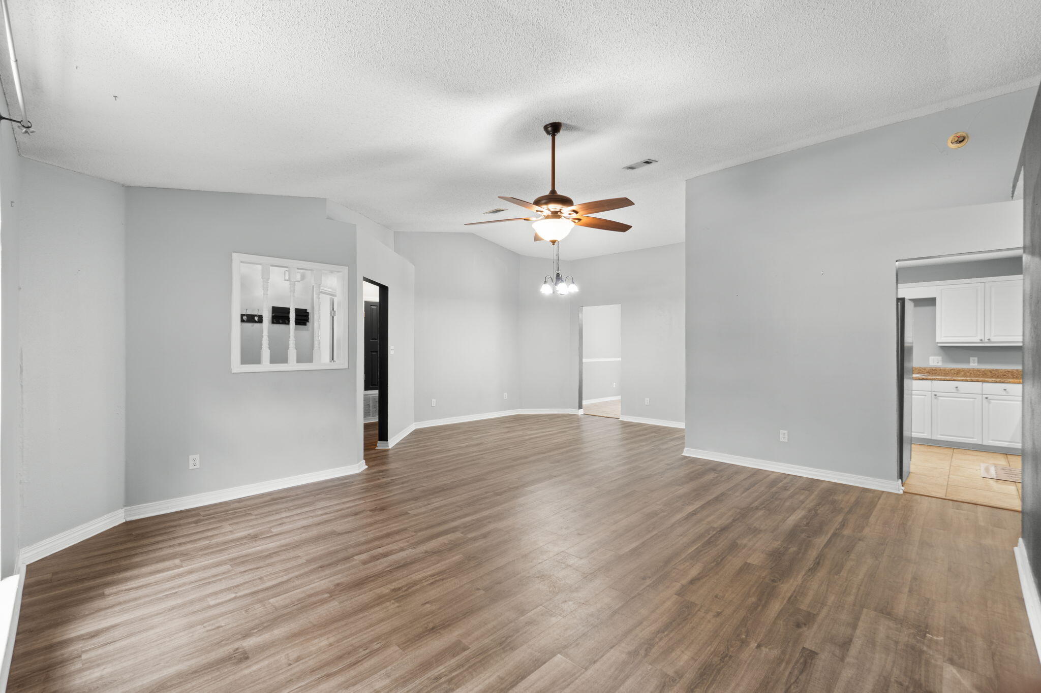 COUNTRY BREEZE ESTATES - Residential