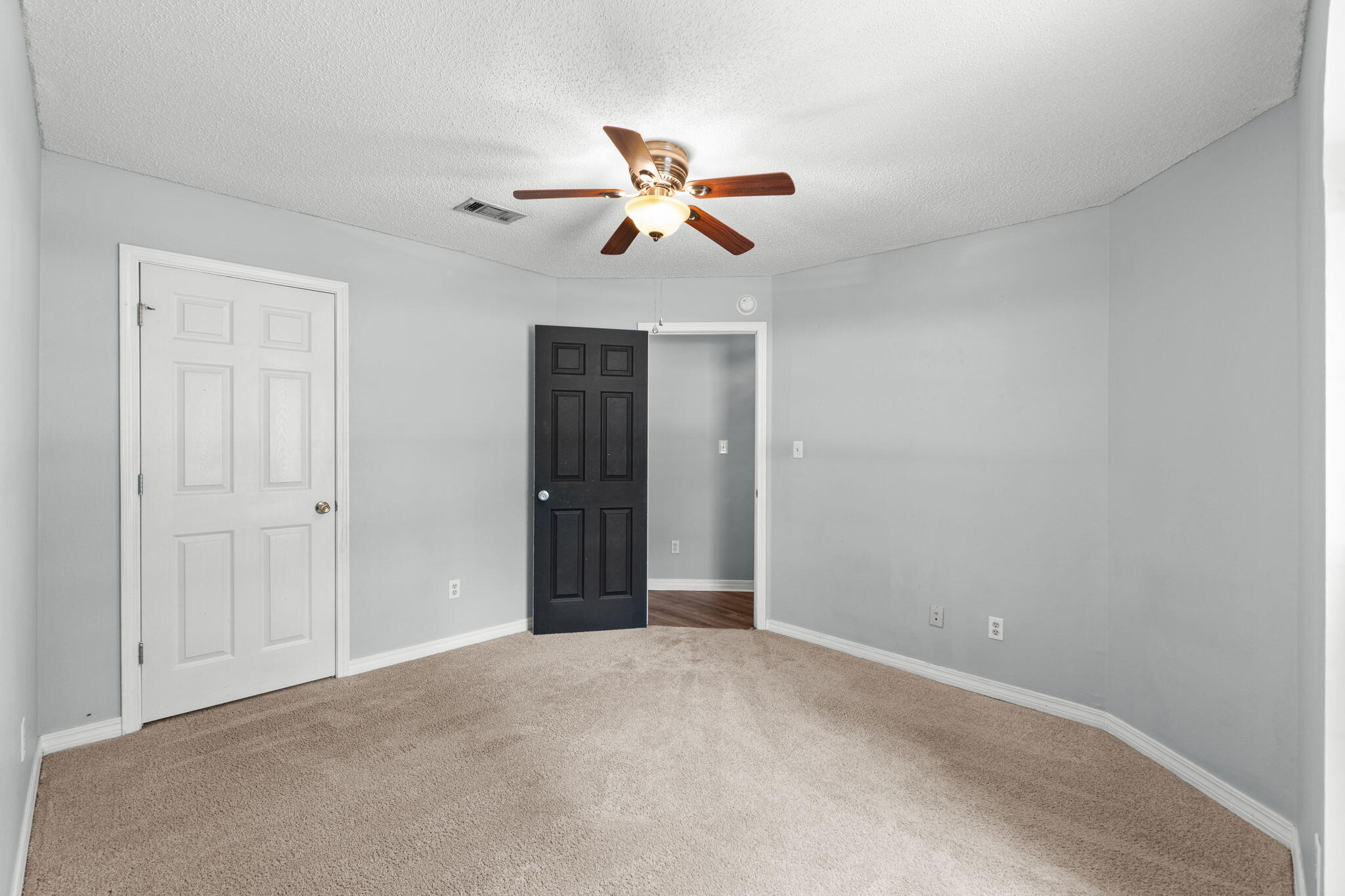 COUNTRY BREEZE ESTATES - Residential
