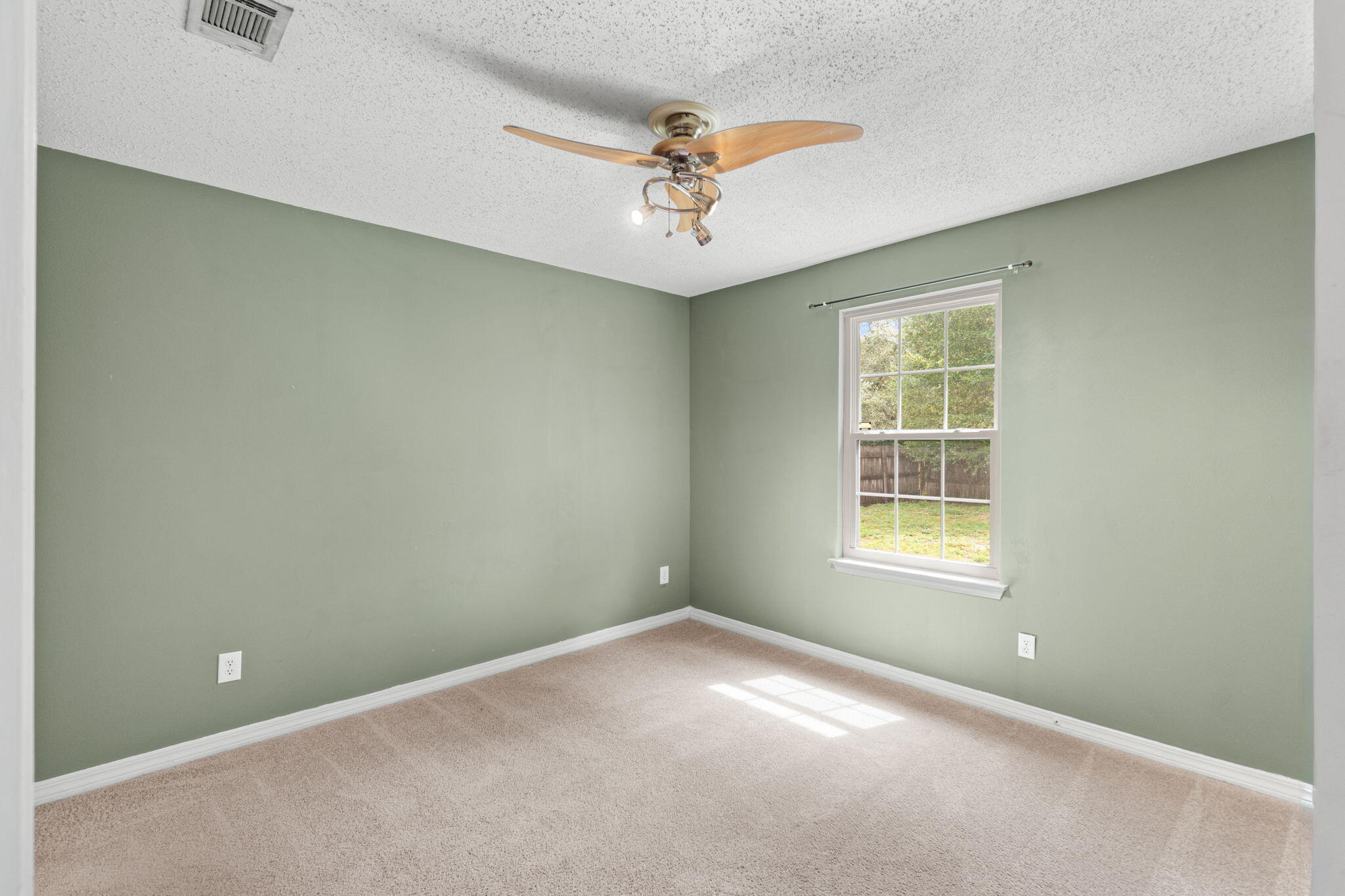 COUNTRY BREEZE ESTATES - Residential