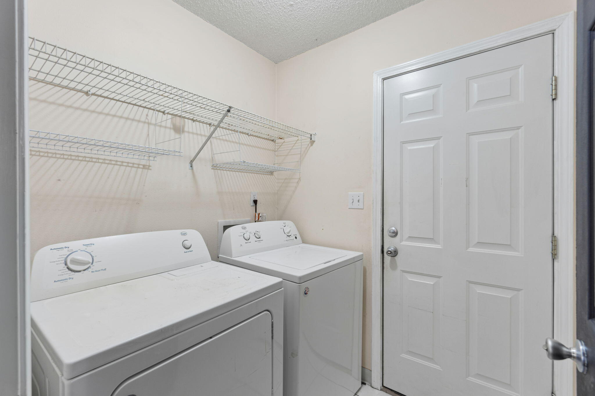 COUNTRY BREEZE ESTATES - Residential