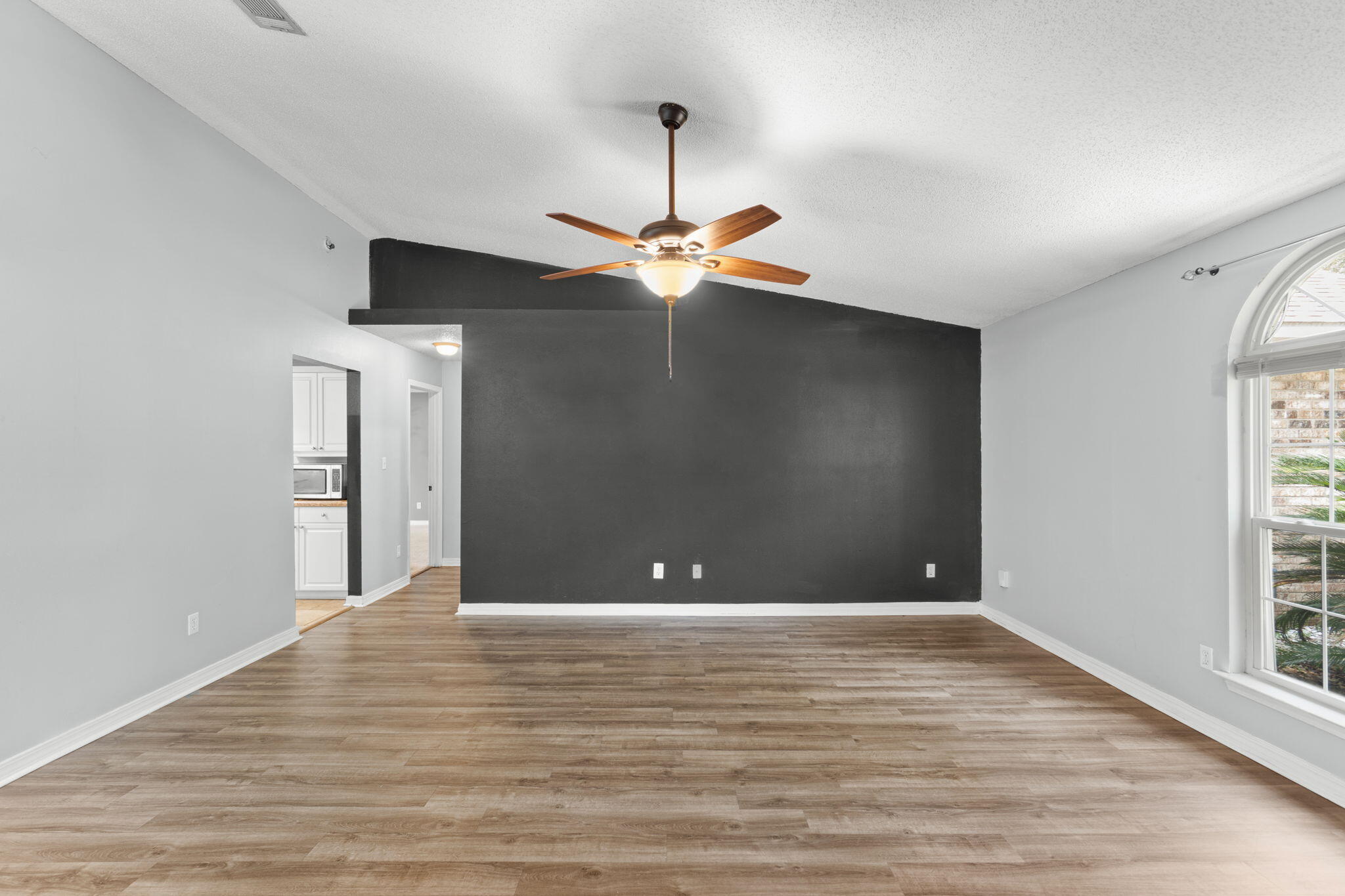 COUNTRY BREEZE ESTATES - Residential