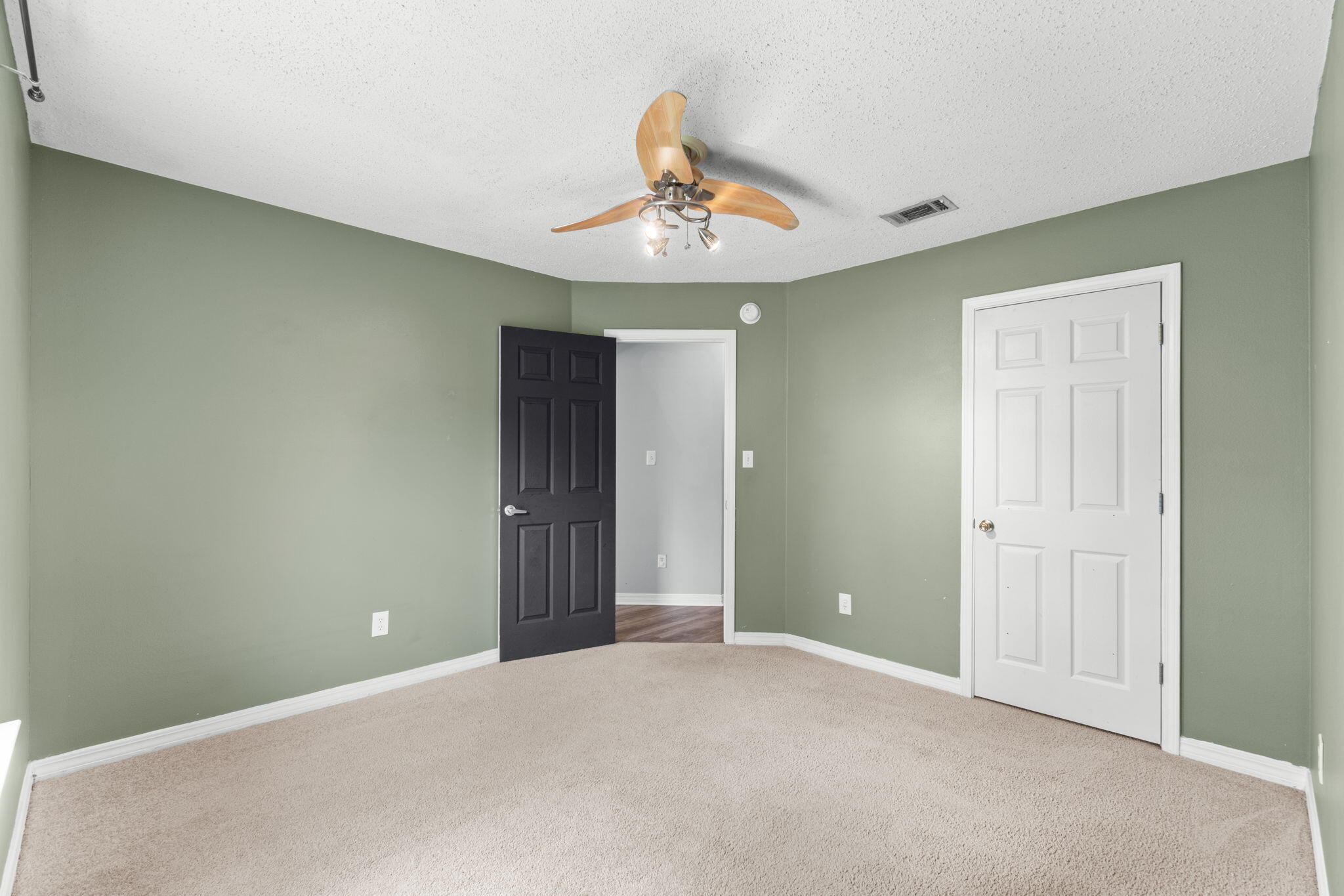 COUNTRY BREEZE ESTATES - Residential