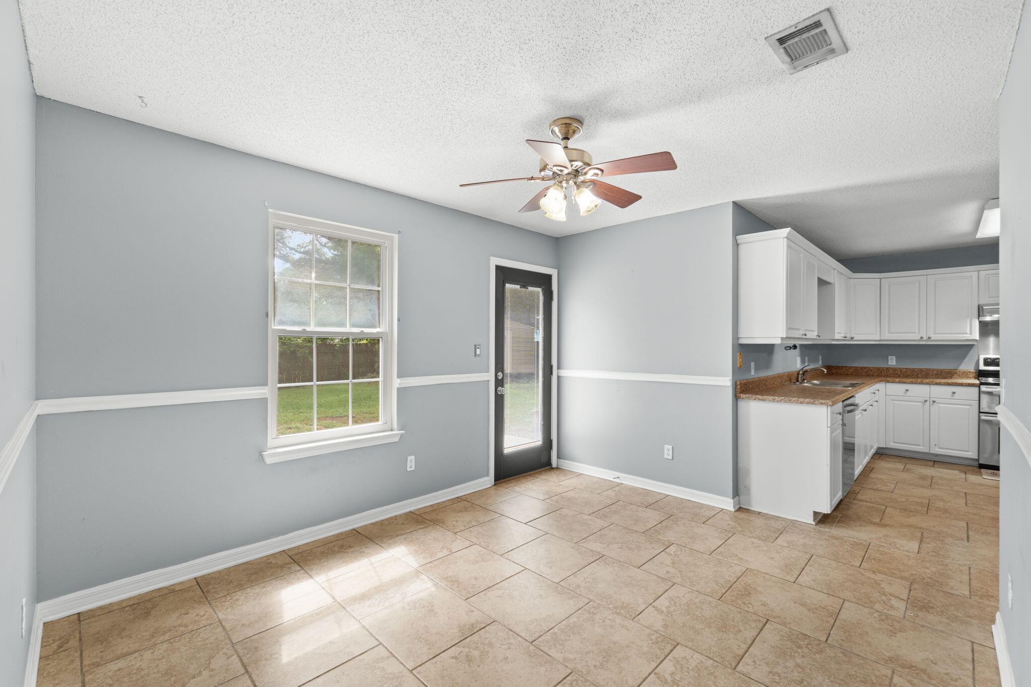 COUNTRY BREEZE ESTATES - Residential