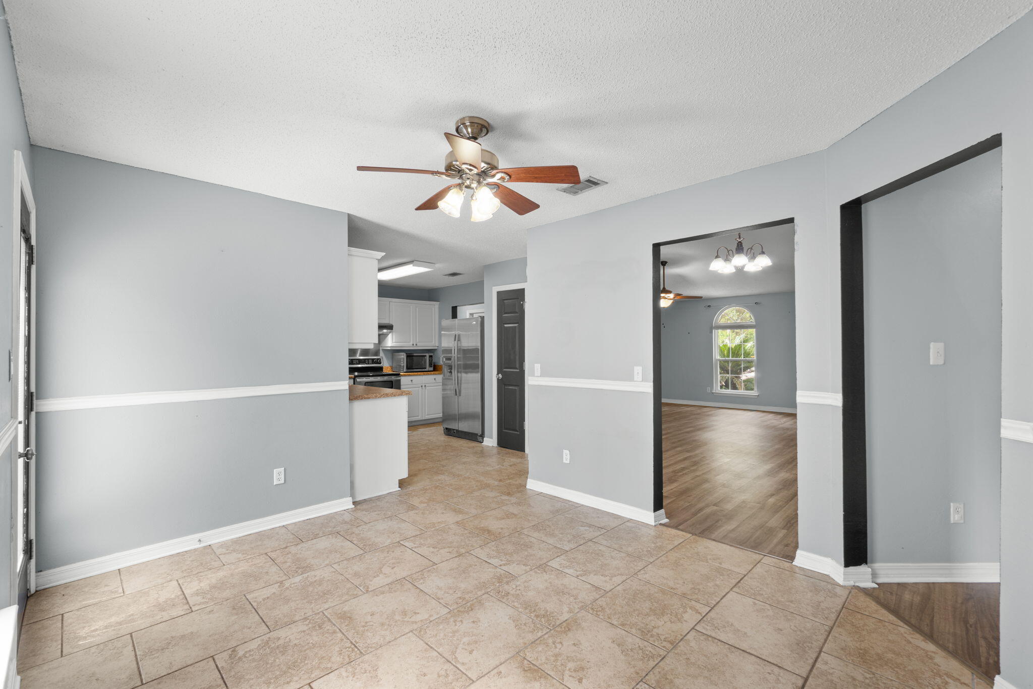 COUNTRY BREEZE ESTATES - Residential