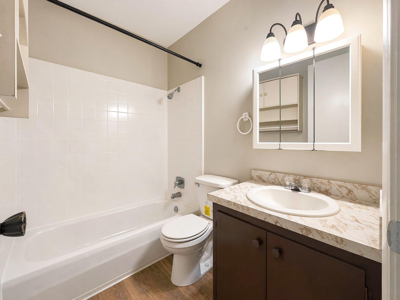 PORT DIXIE COM - Residential Lease