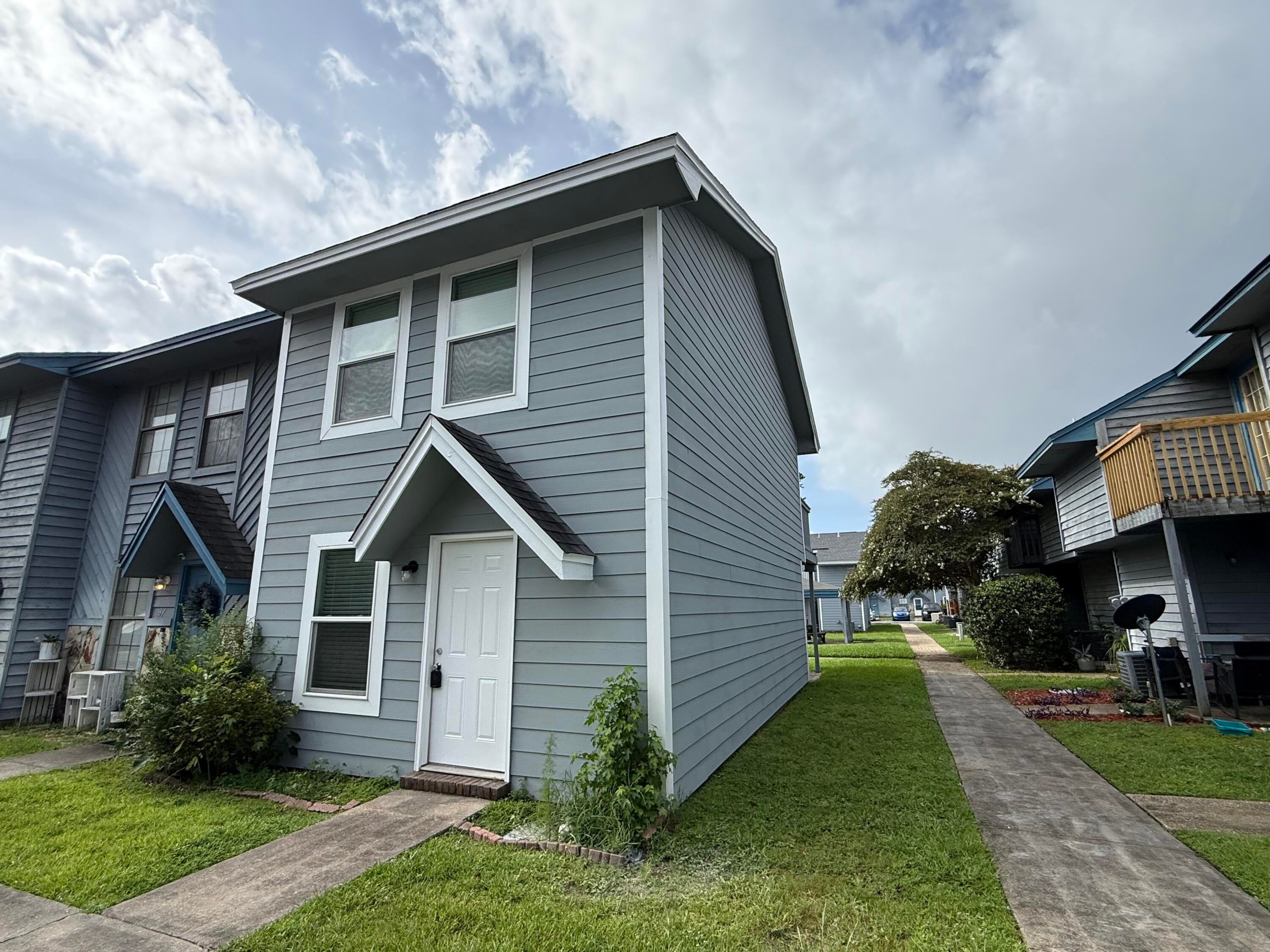 BROWNSVILLE STATION - Residential Lease
