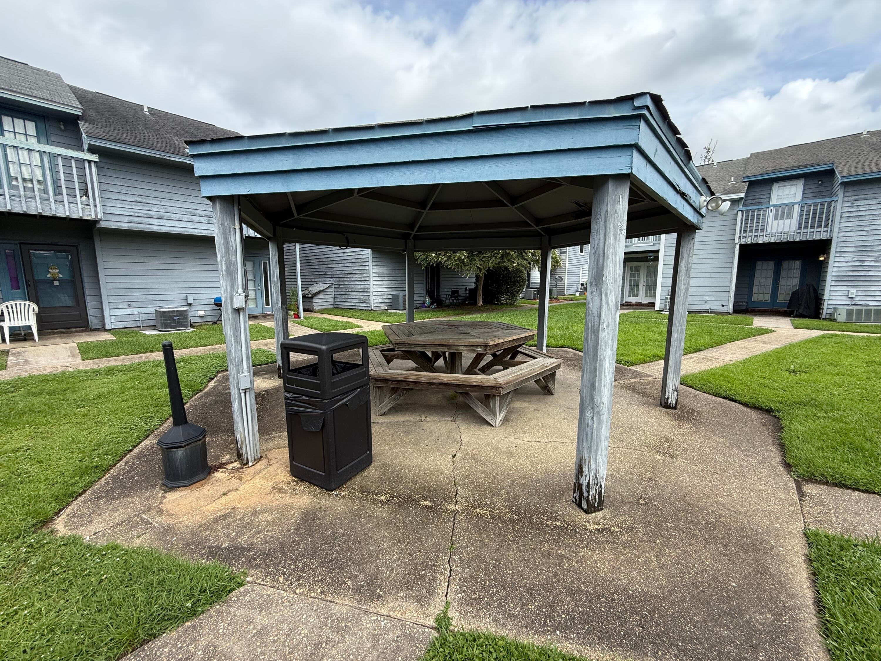 BROWNSVILLE STATION - Residential Lease