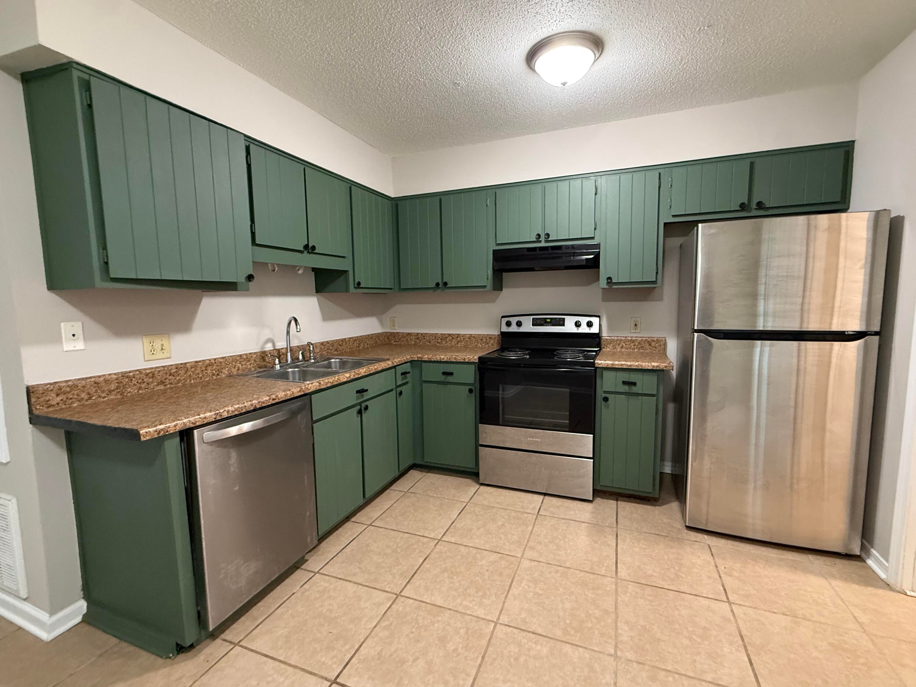 BROWNSVILLE STATION - Residential Lease