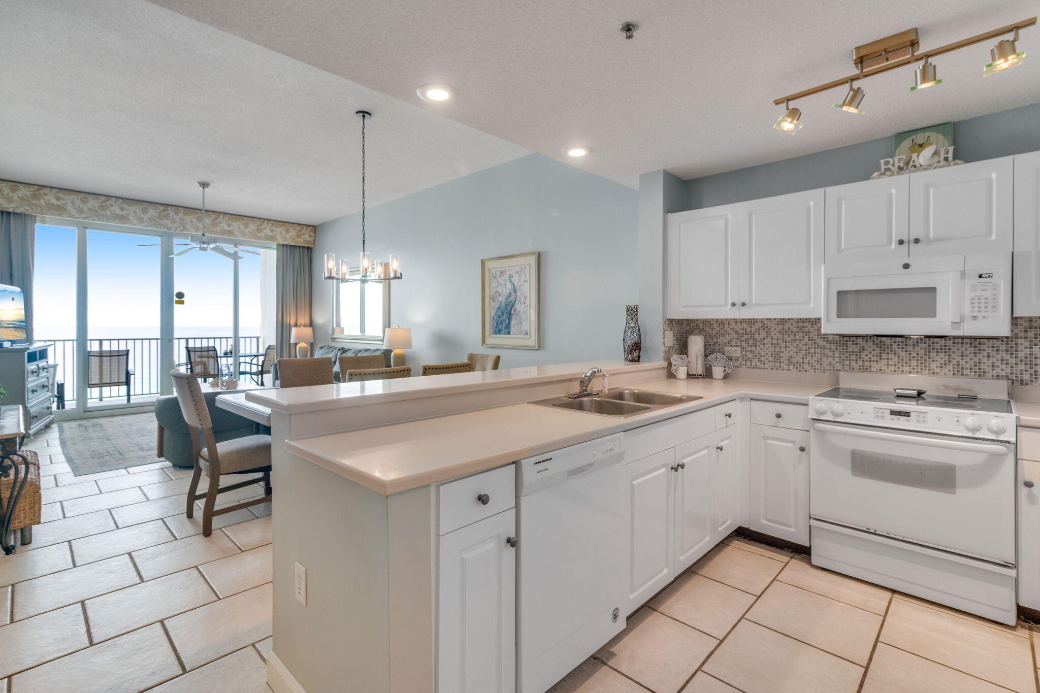 LEEWARD KEY - Residential