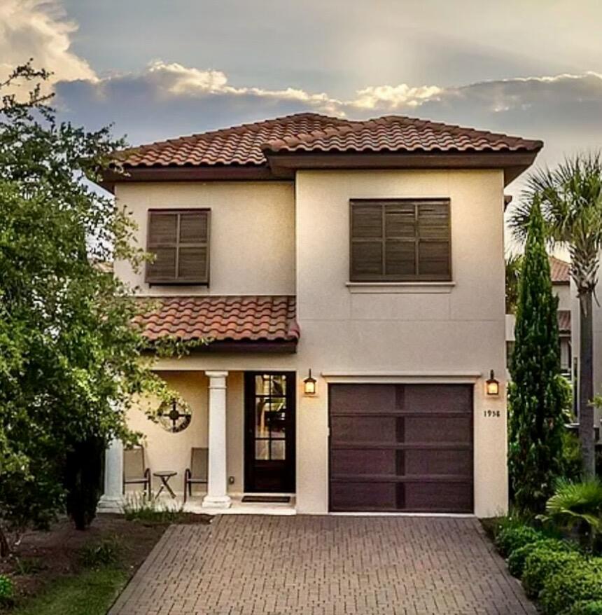 VILLA LAGO - Residential Lease