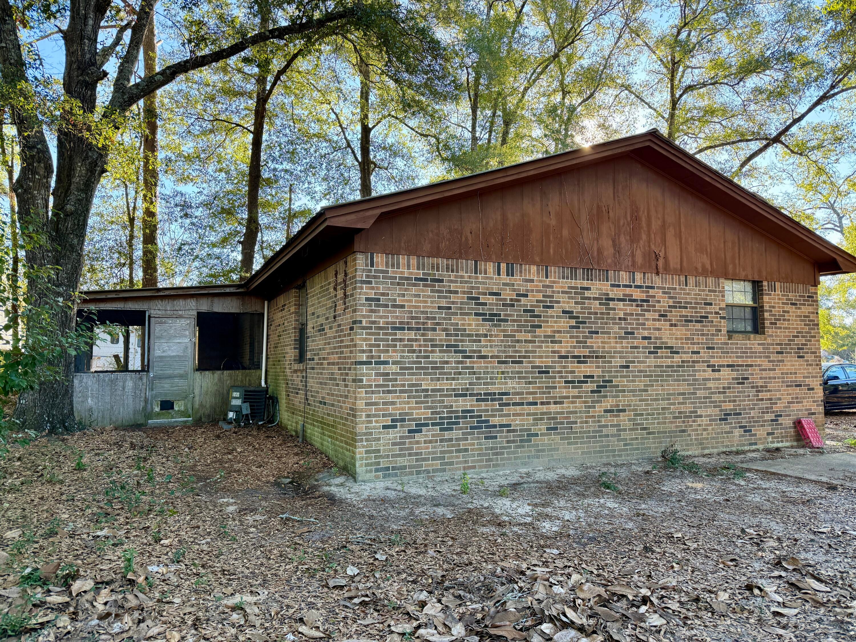 NO RECORDED SUBDIVISION - Residential