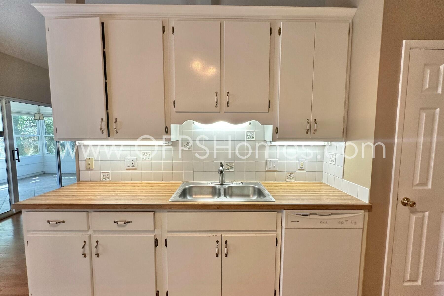 PARKWOOD LANE BLUEWATER BAY - Residential Lease