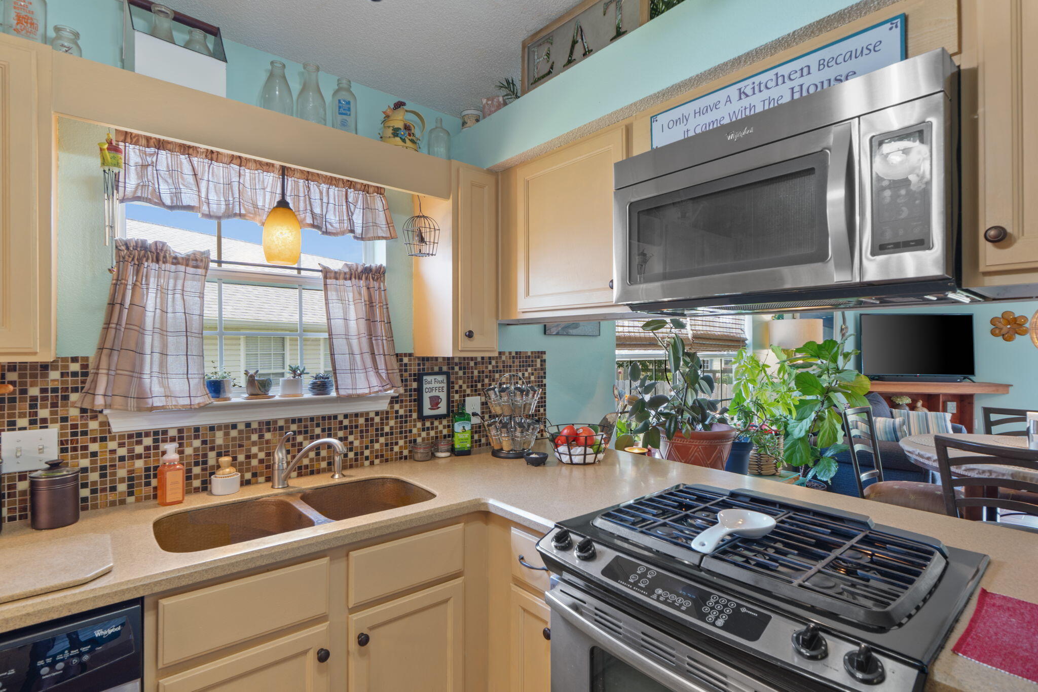 LIGHTHOUSE POINTE - Residential
