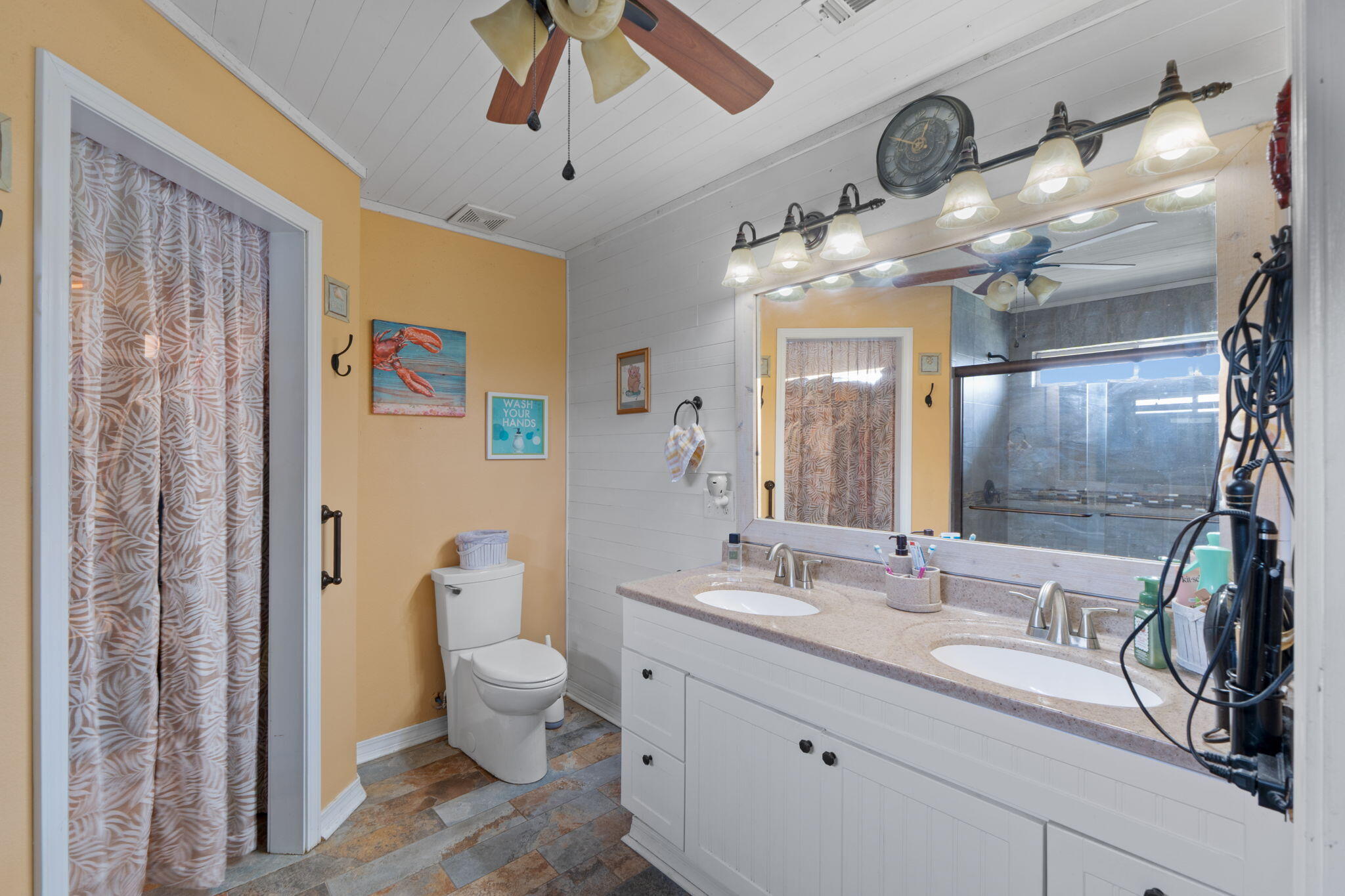 LIGHTHOUSE POINTE - Residential