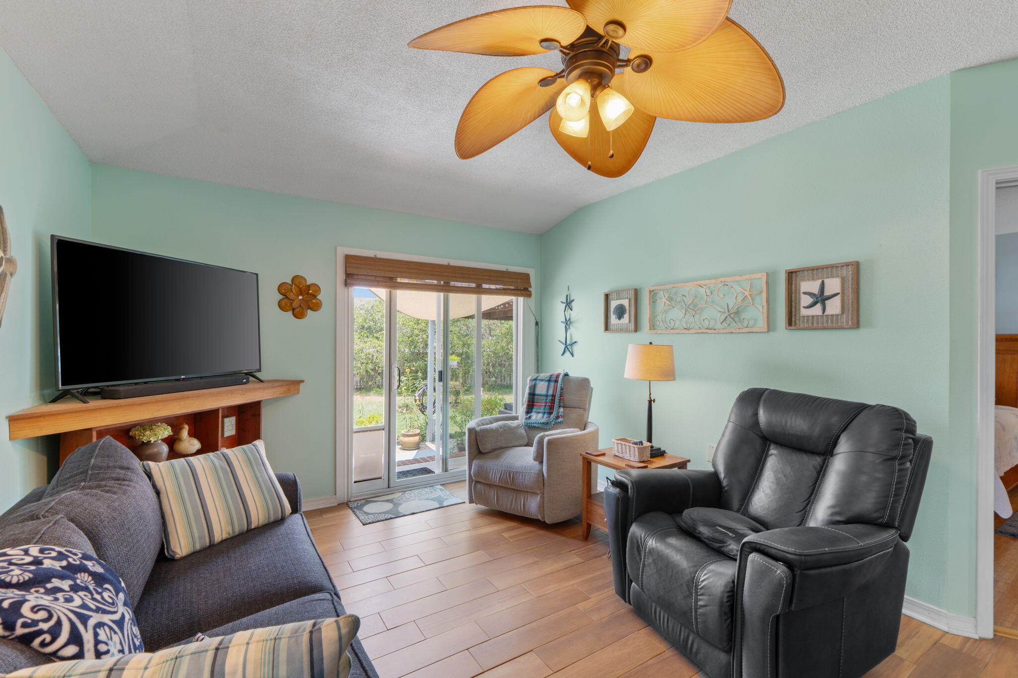 LIGHTHOUSE POINTE - Residential