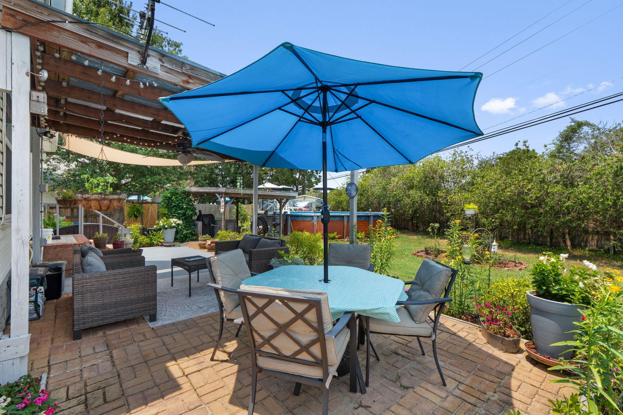 LIGHTHOUSE POINTE - Residential