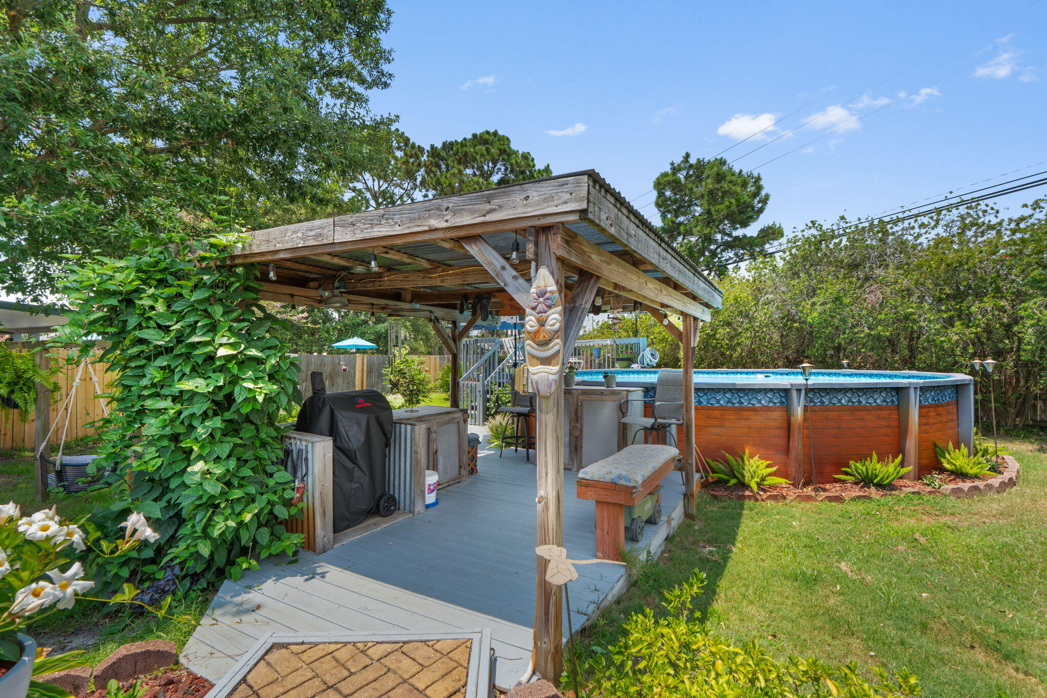 LIGHTHOUSE POINTE - Residential