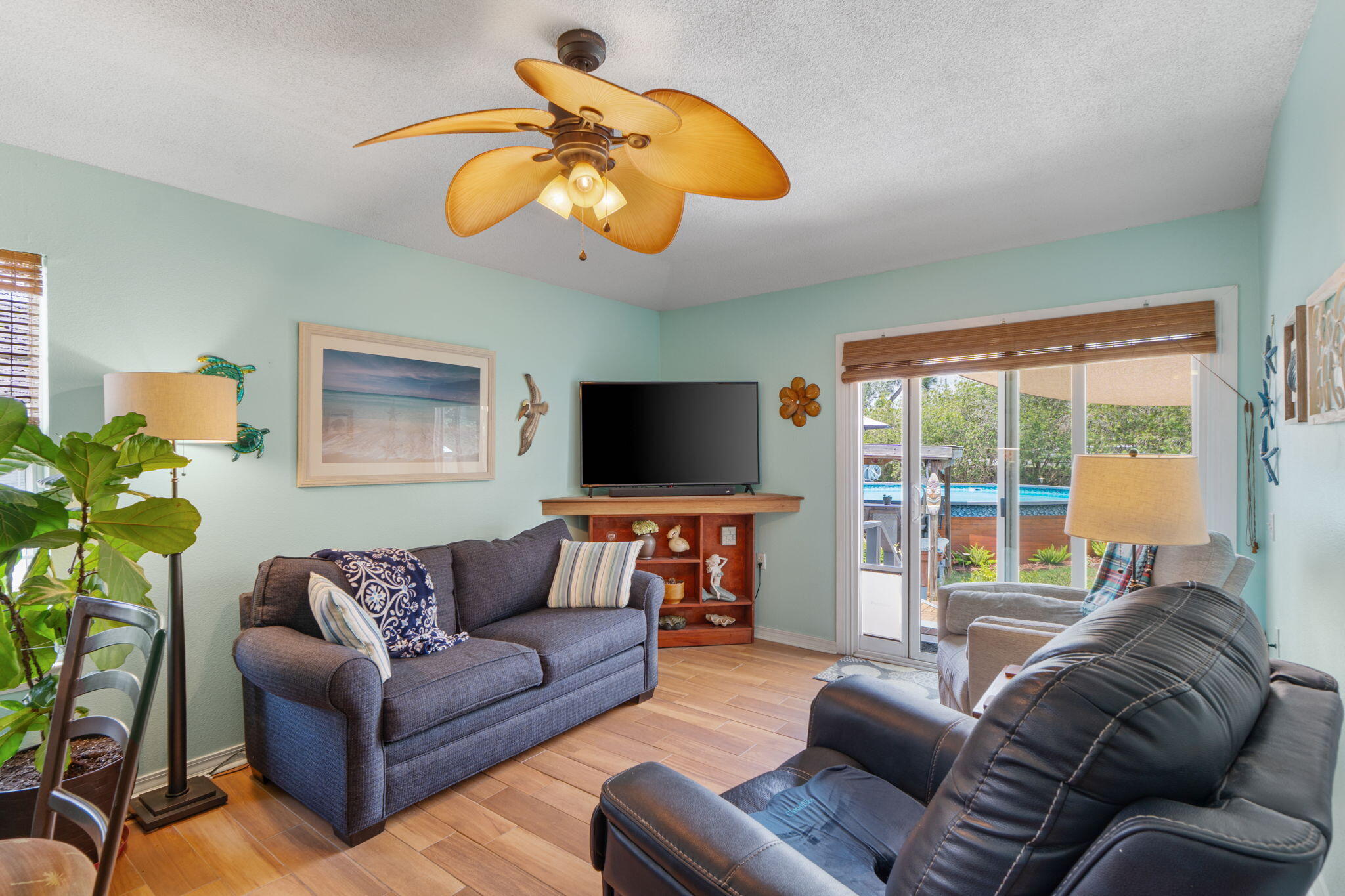 LIGHTHOUSE POINTE - Residential