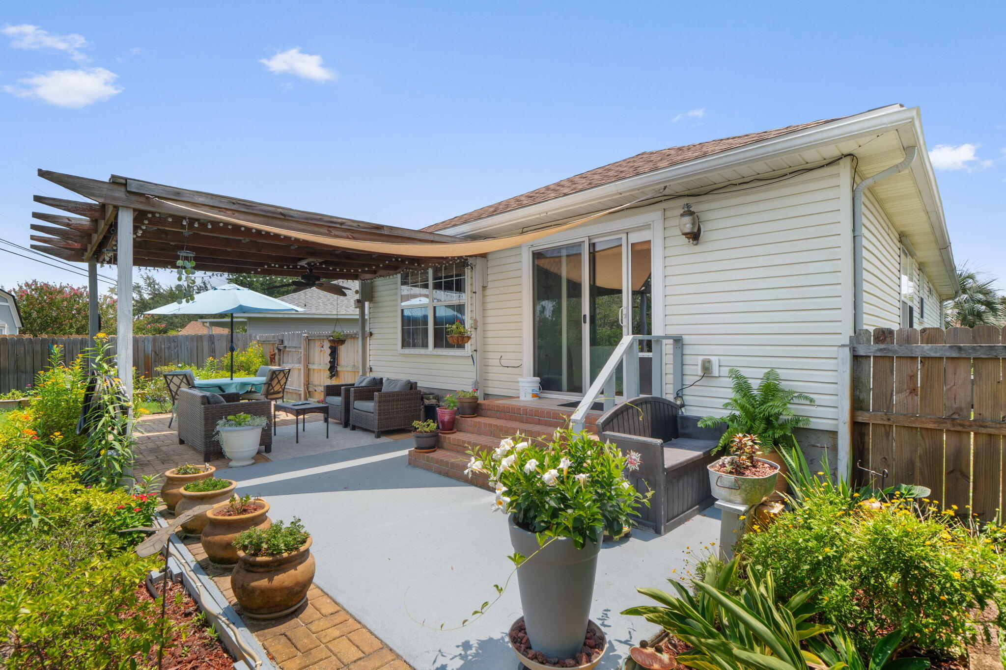 LIGHTHOUSE POINTE - Residential