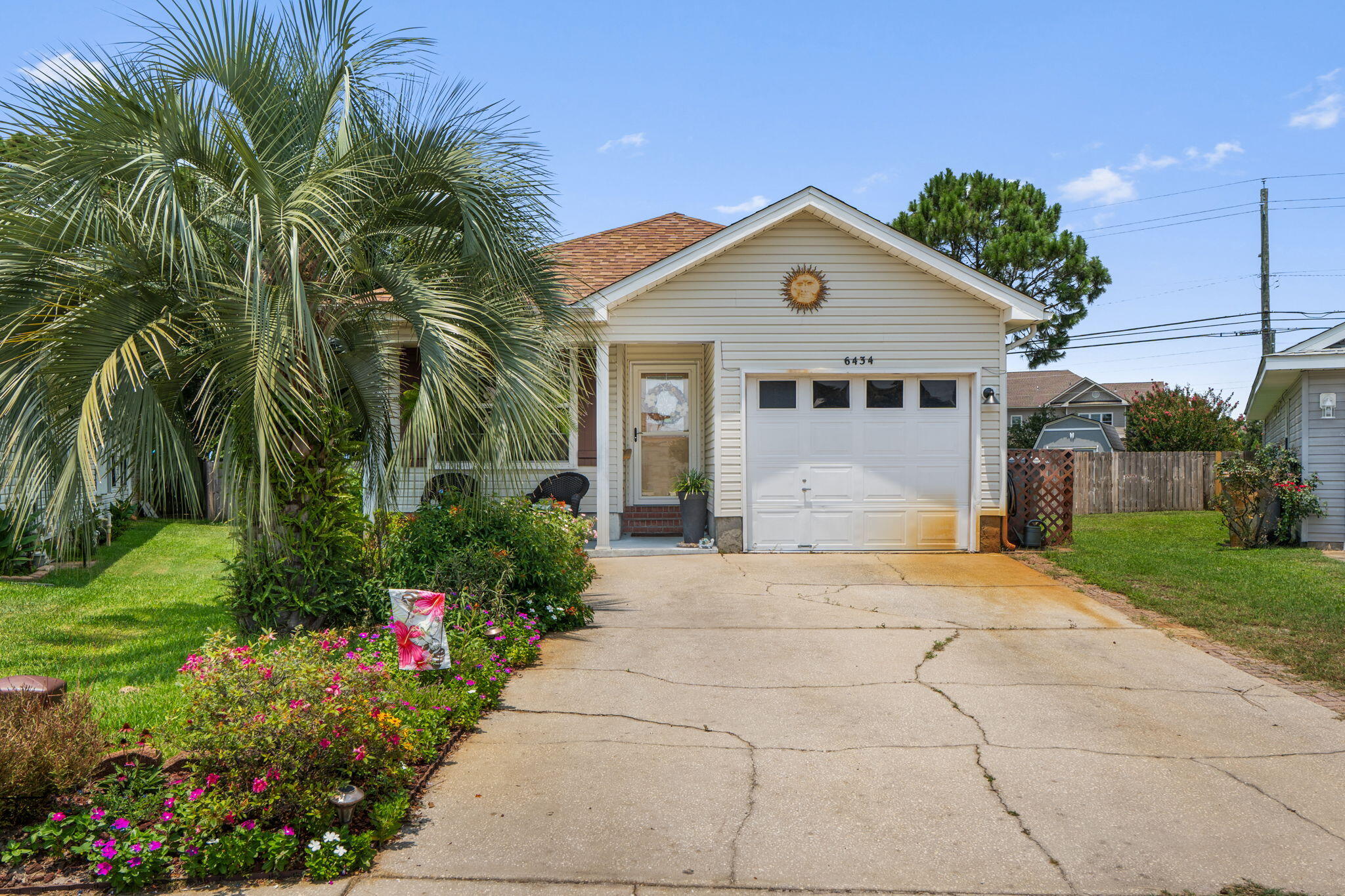 LIGHTHOUSE POINTE - Residential