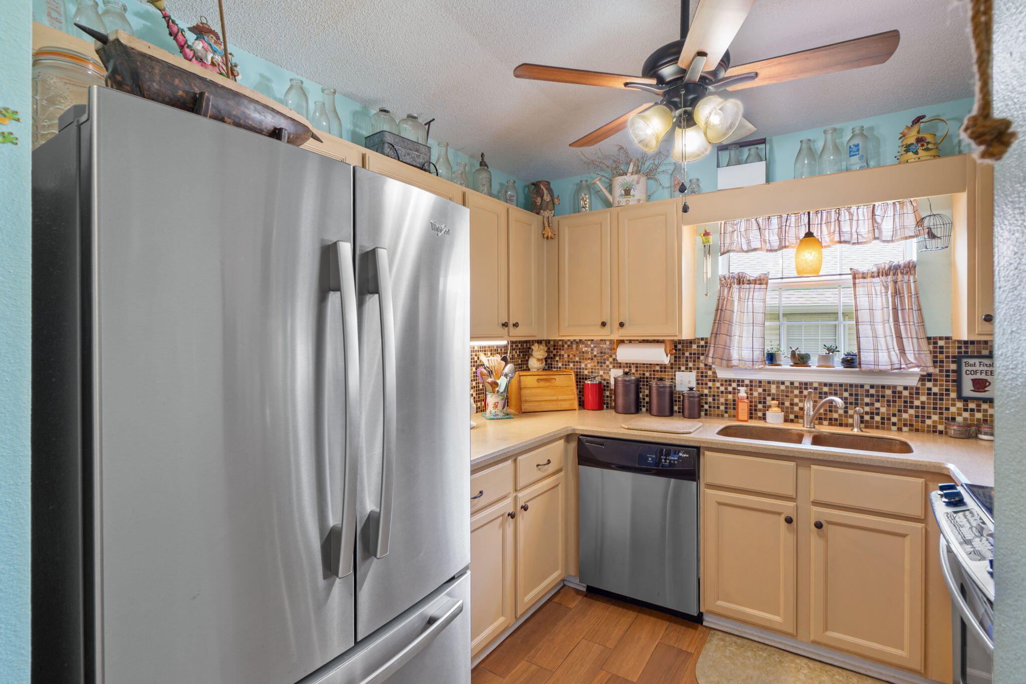 LIGHTHOUSE POINTE - Residential