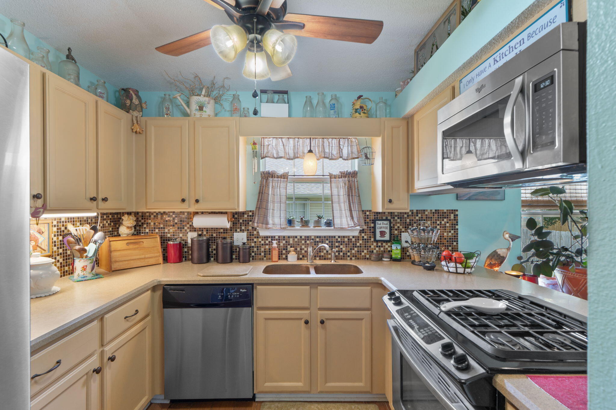 LIGHTHOUSE POINTE - Residential
