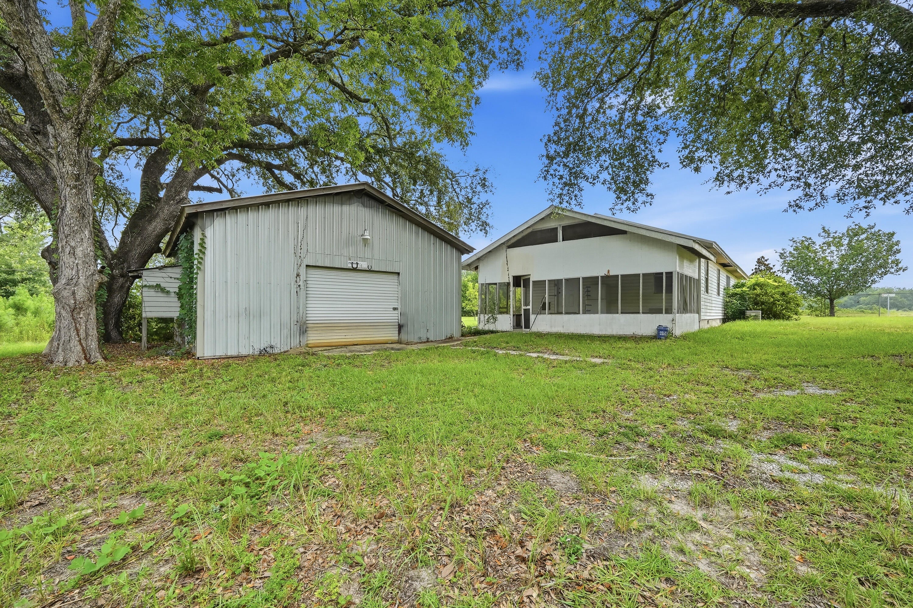 NO RECORDED SUBDIVISION - Residential