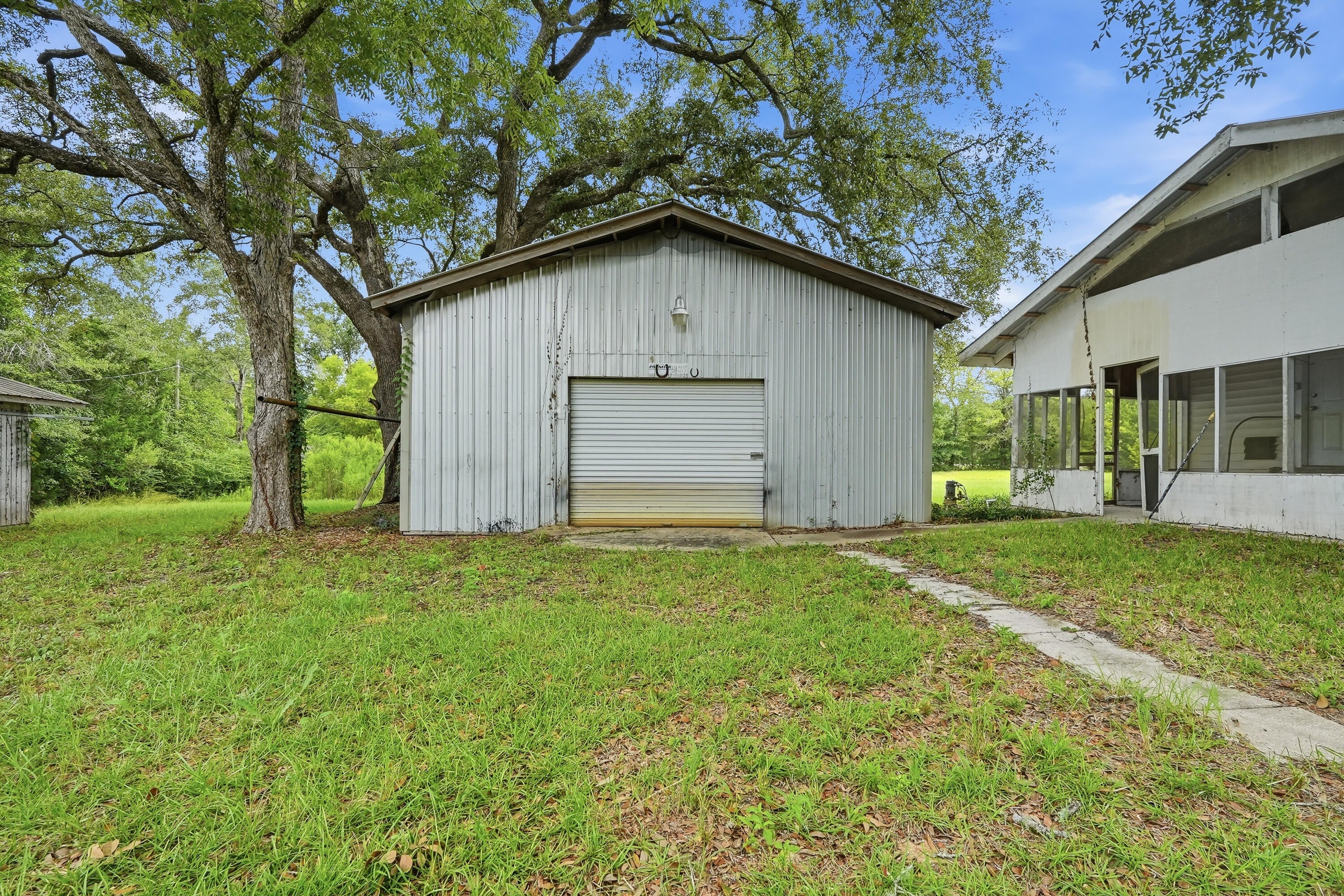 NO RECORDED SUBDIVISION - Residential