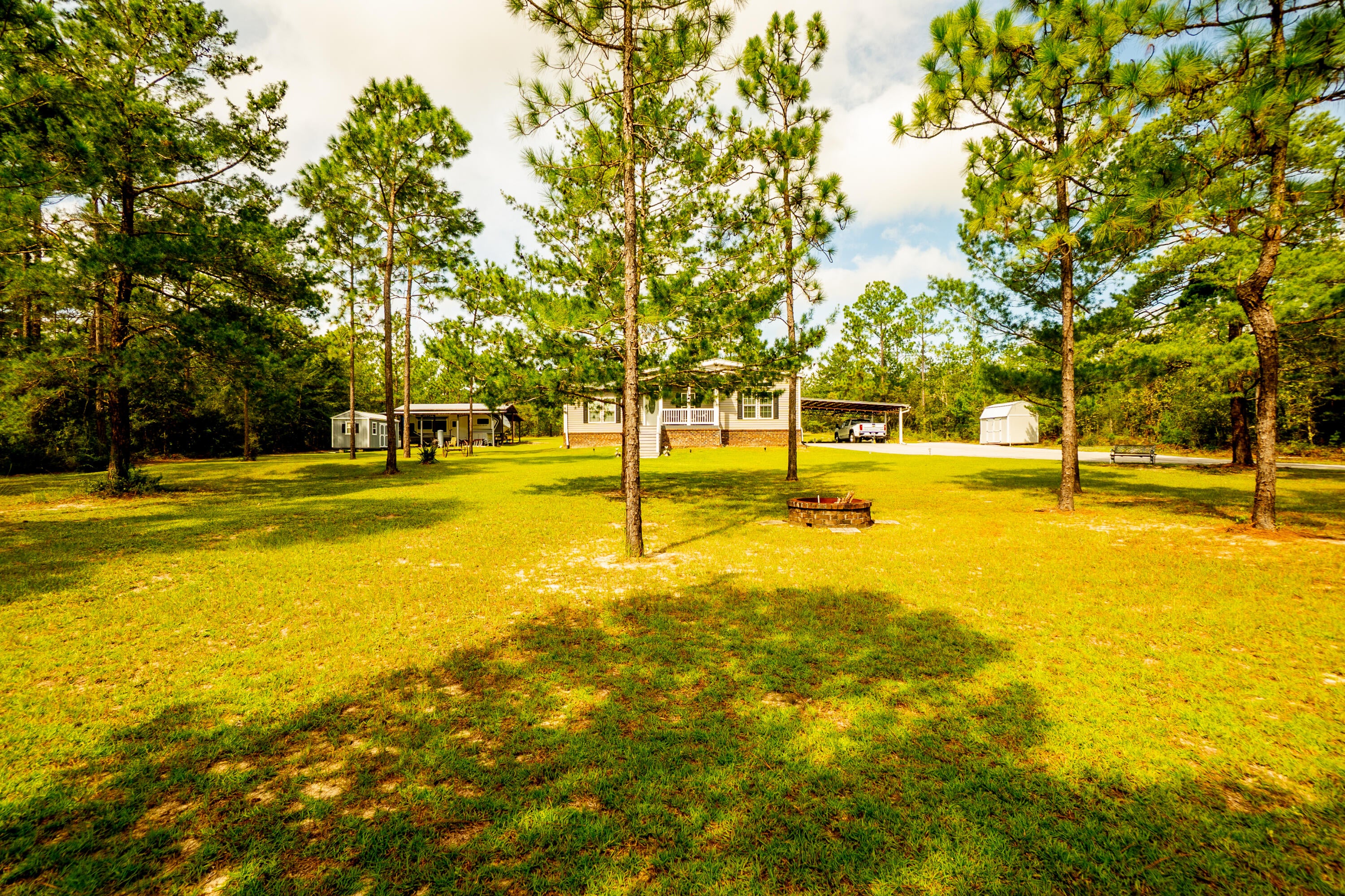 COUNTRY CLUB MANOR - Residential
