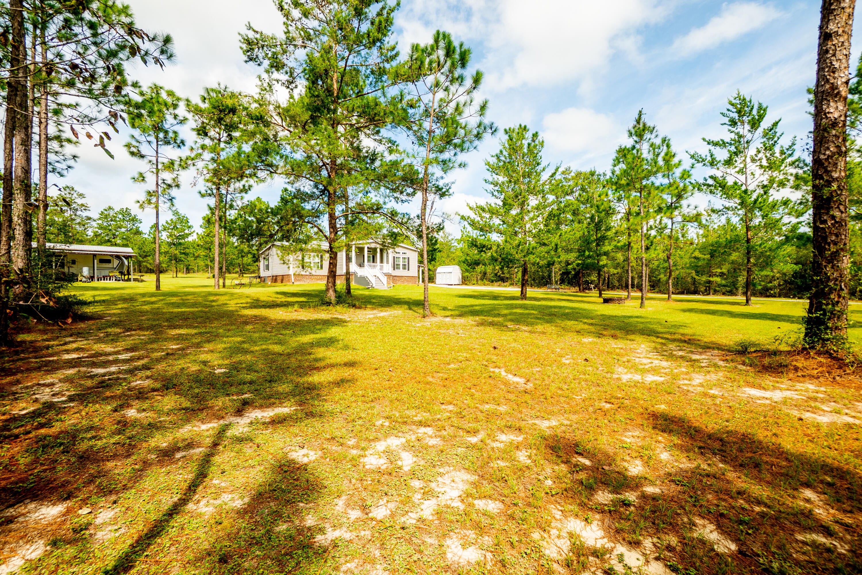 COUNTRY CLUB MANOR - Residential