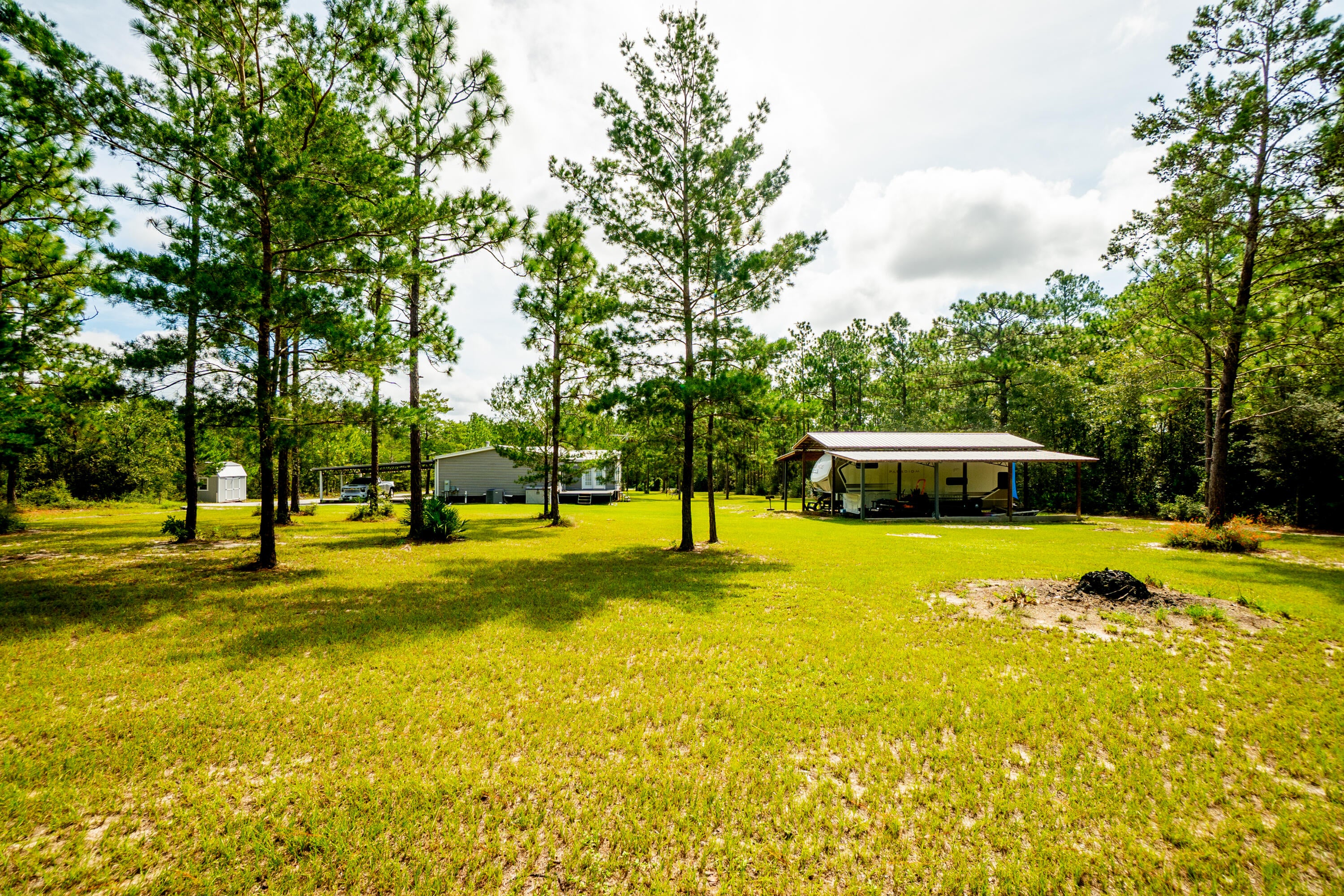 COUNTRY CLUB MANOR - Residential