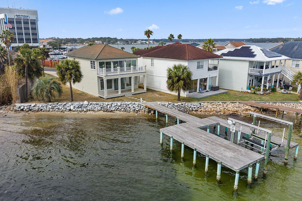 LIGHTHOUSE POINTE - Residential