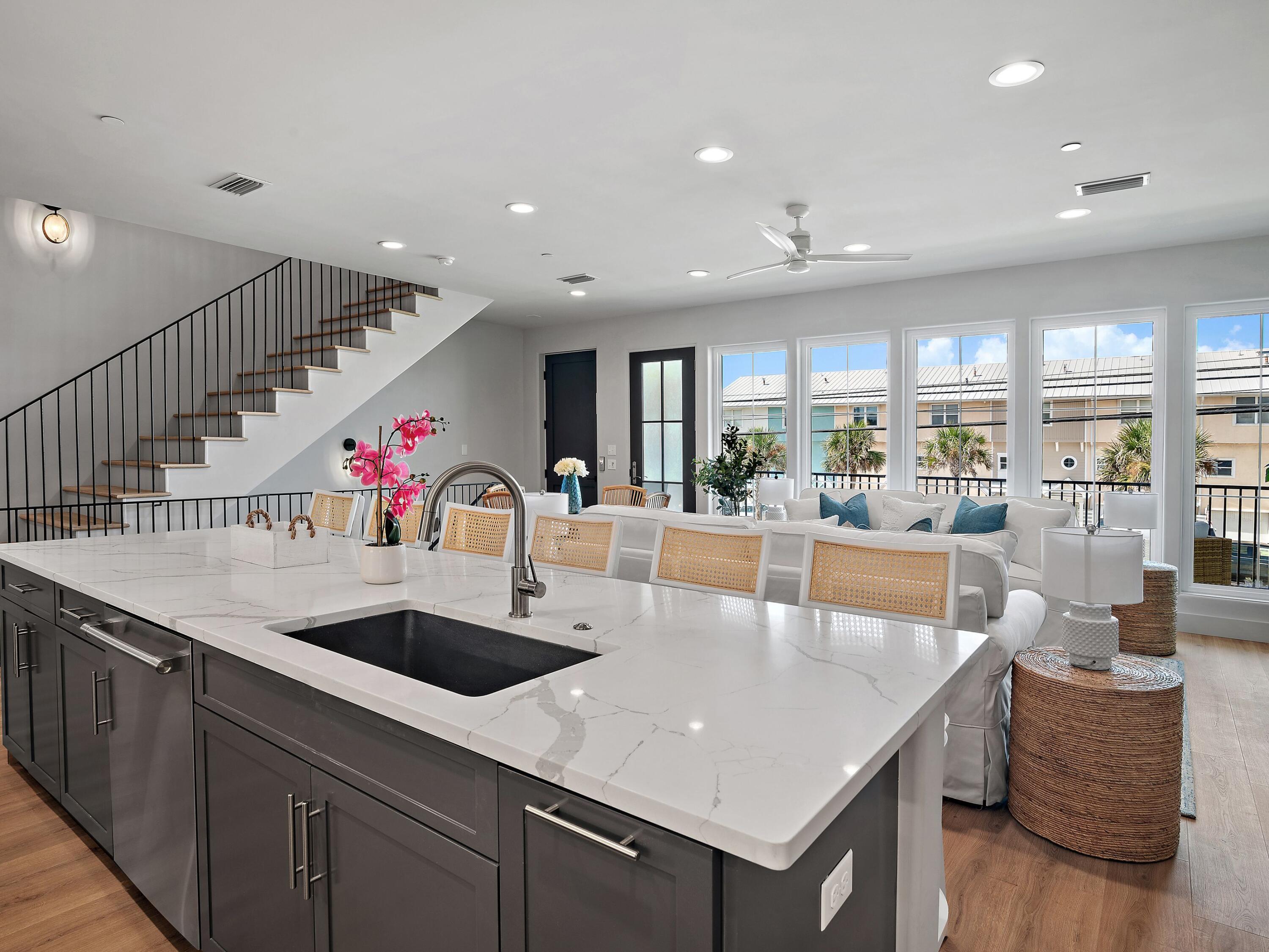 DeLuna Place Townhomes - Residential
