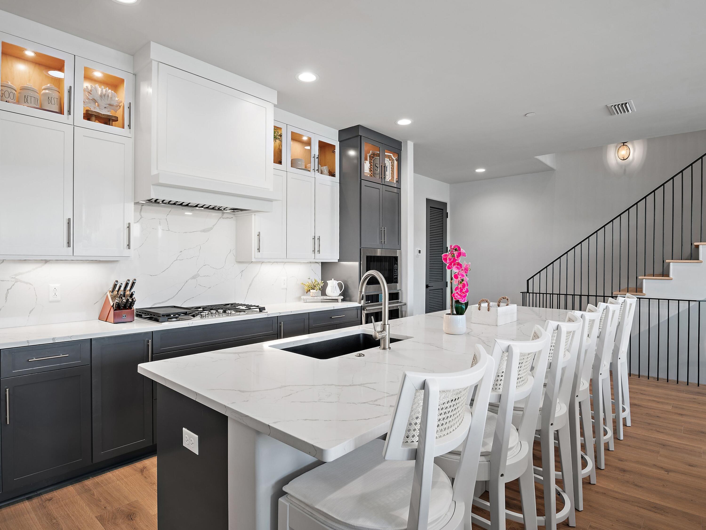 DeLuna Place Townhomes - Residential