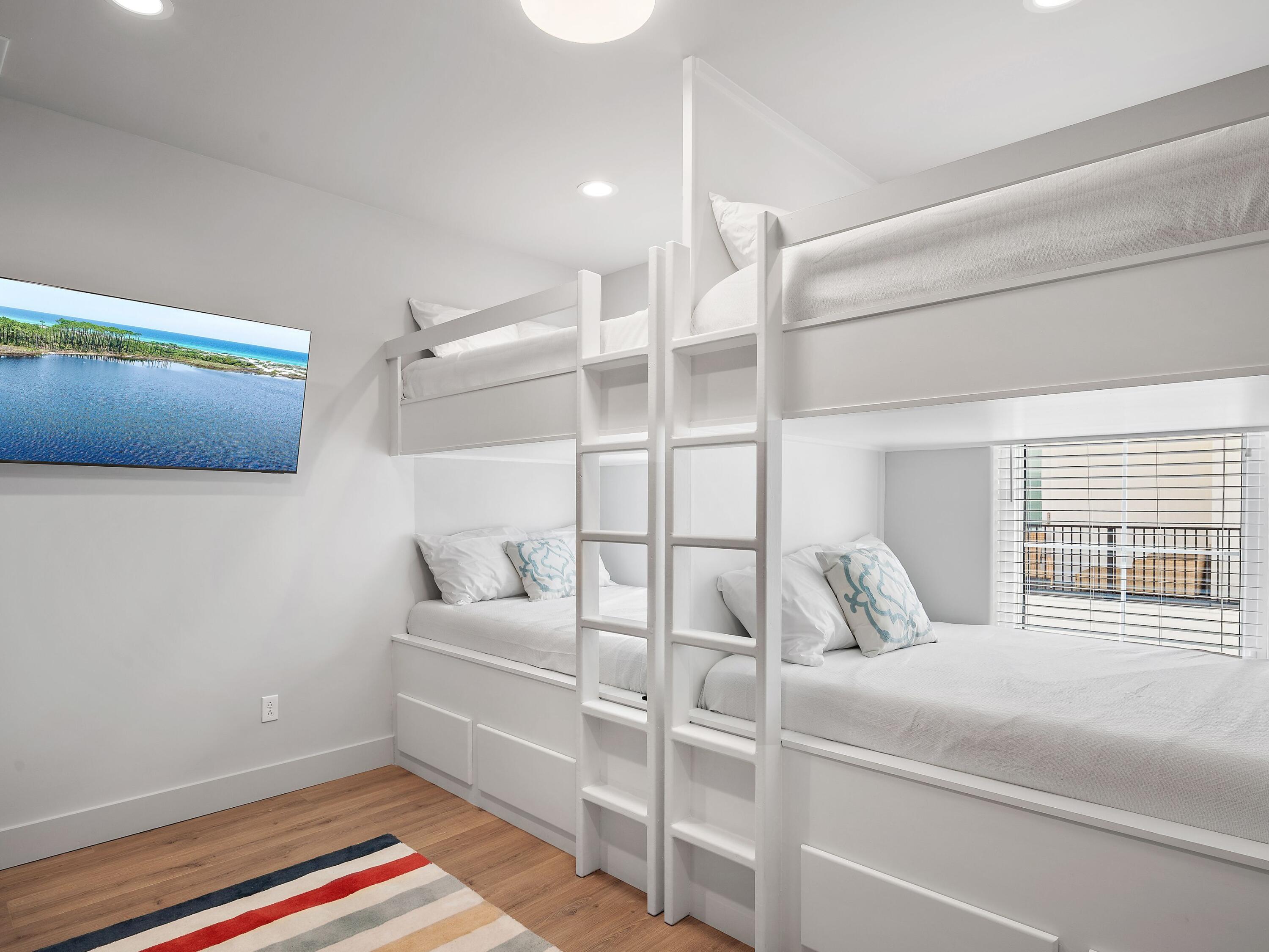 DeLuna Place Townhomes - Residential