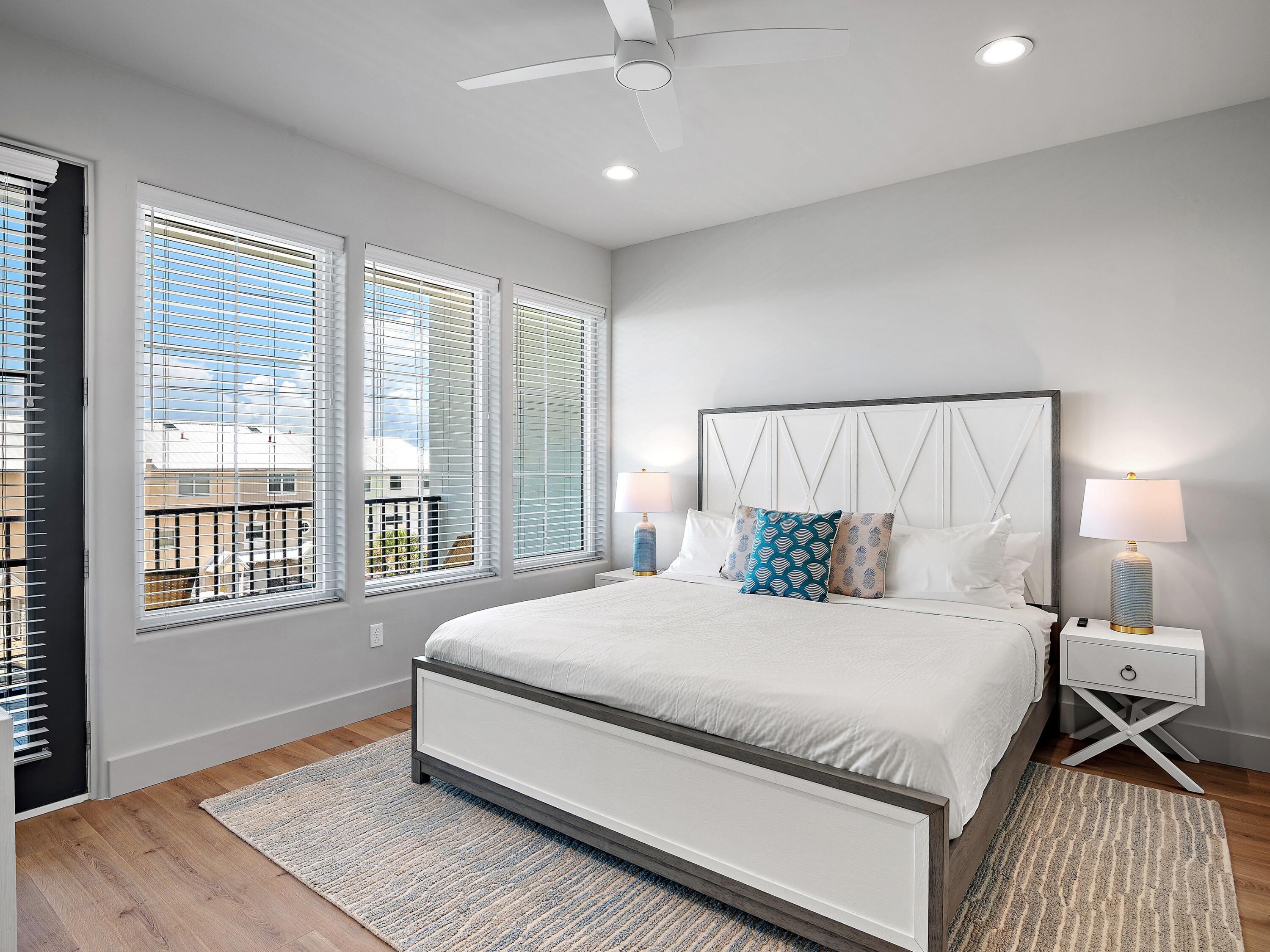 DeLuna Place Townhomes - Residential