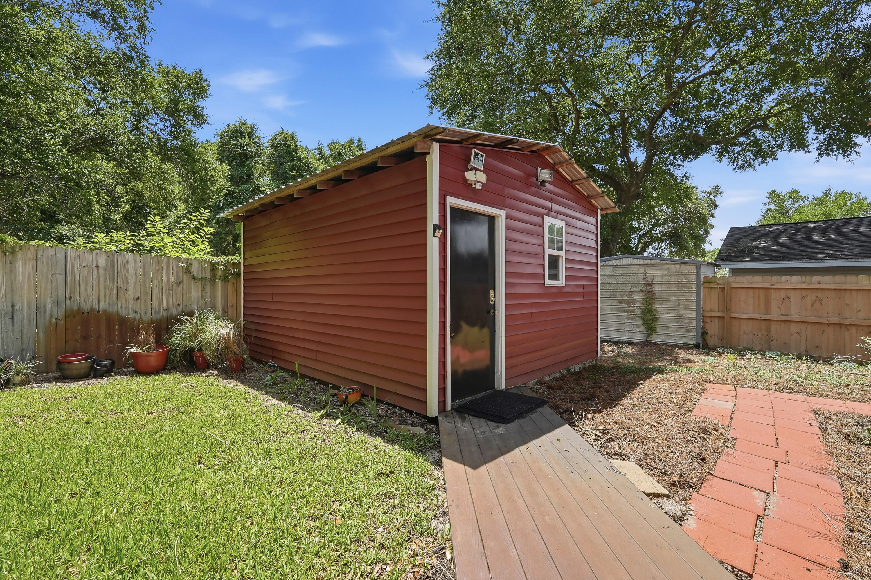 TOM BARROWS - Residential