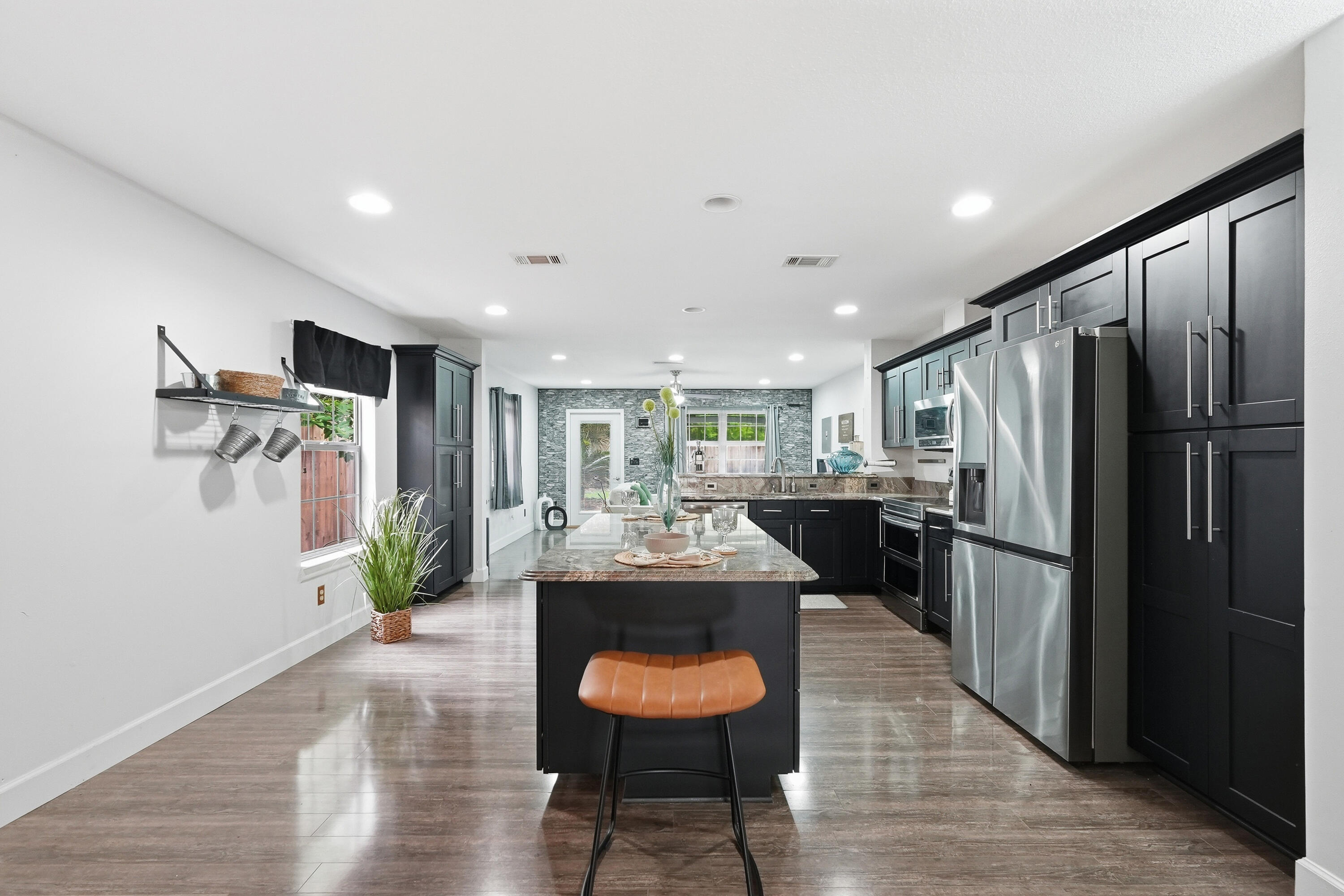TOM BARROWS - Residential