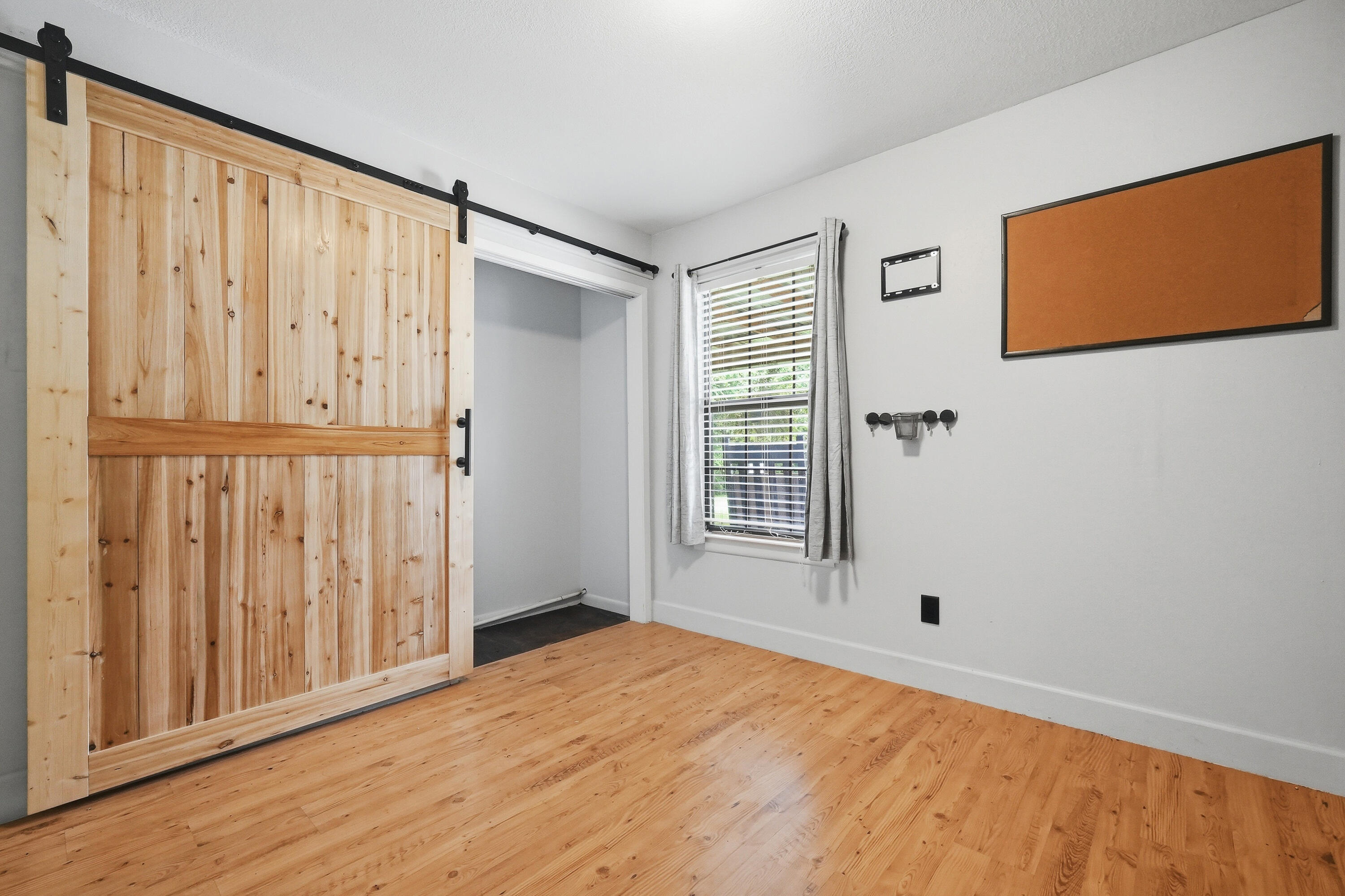 TOM BARROWS - Residential